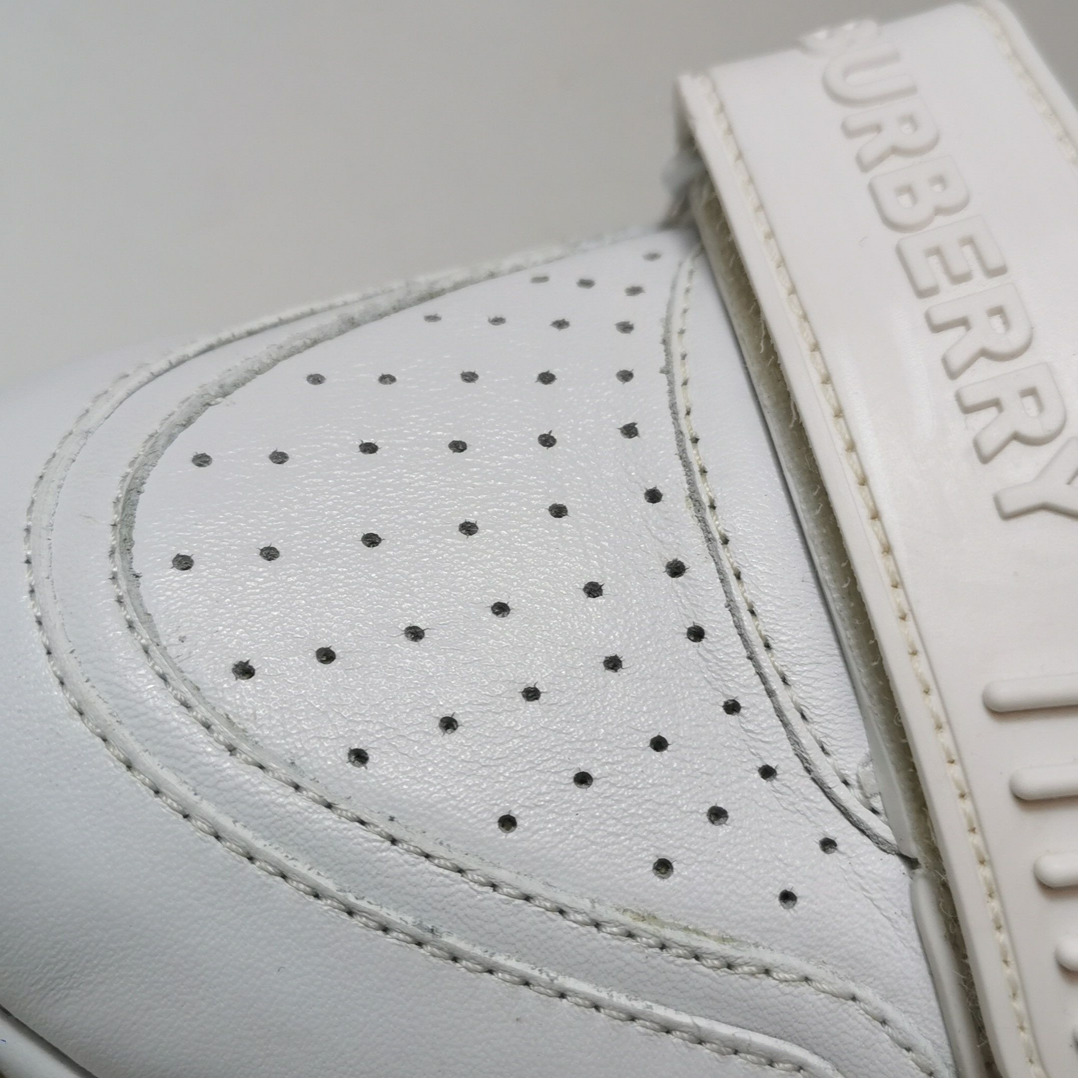 Burberry Burberry Men 7 Lowtop Sneakers Size US 7 / EU 40 - 11 Thumbnail