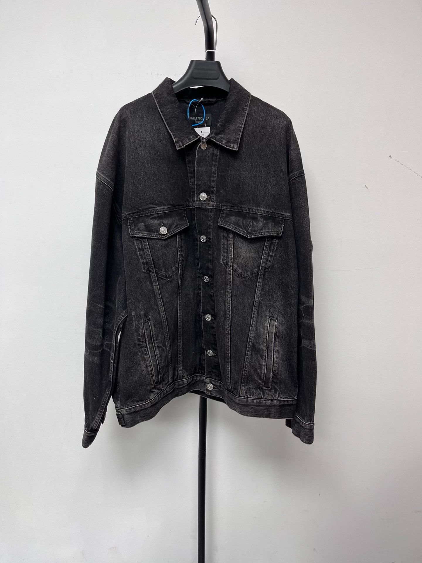 Balenciaga Balenciaga Back Logo Denim Jacket US S Size US S / EU 44-46 / 1 - 3 Thumbnail