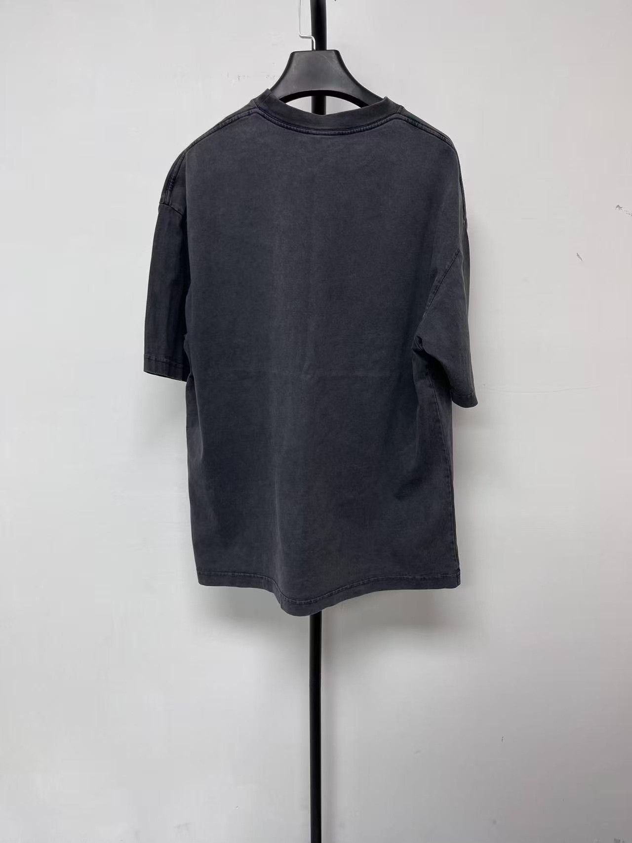 Balenciaga Balenciaga Crest Logo Vintage T-Shirt Size M Size US M / EU 48-50 / 2 - 3 Thumbnail