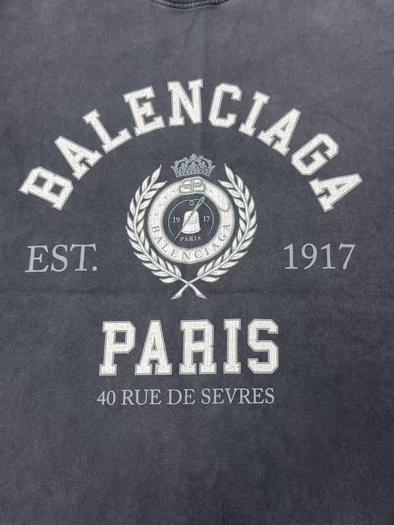 Balenciaga Balenciaga Crest Logo Vintage T-Shirt Size M Size US M / EU 48-50 / 2 - 4 Thumbnail