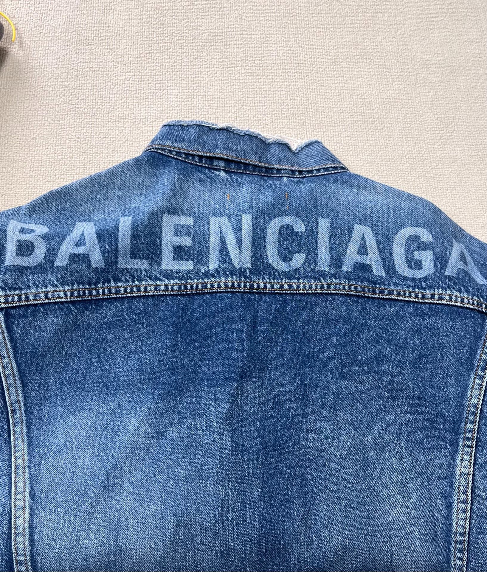 Balenciaga Balenciaga Back Logo Denim Jacket 40 Size M / US 6-8 / IT 42-44 - 4 Thumbnail