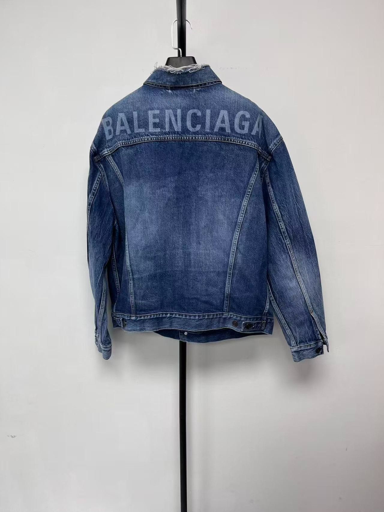 Balenciaga Balenciaga Back Logo Denim Jacket 40 Size M / US 6-8 / IT 42-44 - 2 Thumbnail