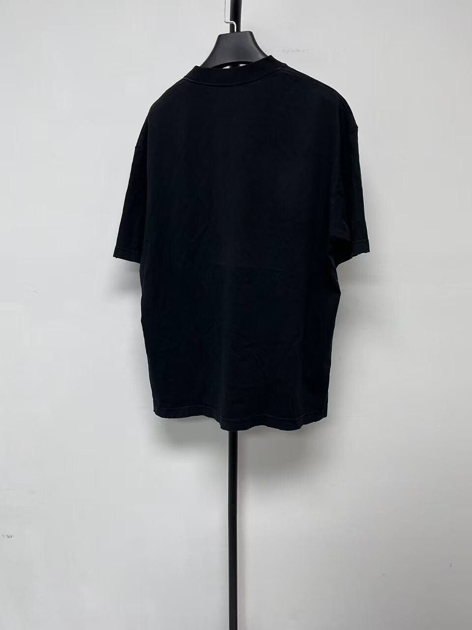 Balenciaga Balenciaga Be Different 2B Logo T-Shirt Size L Size US L / EU 52-54 / 3 - 3 Thumbnail