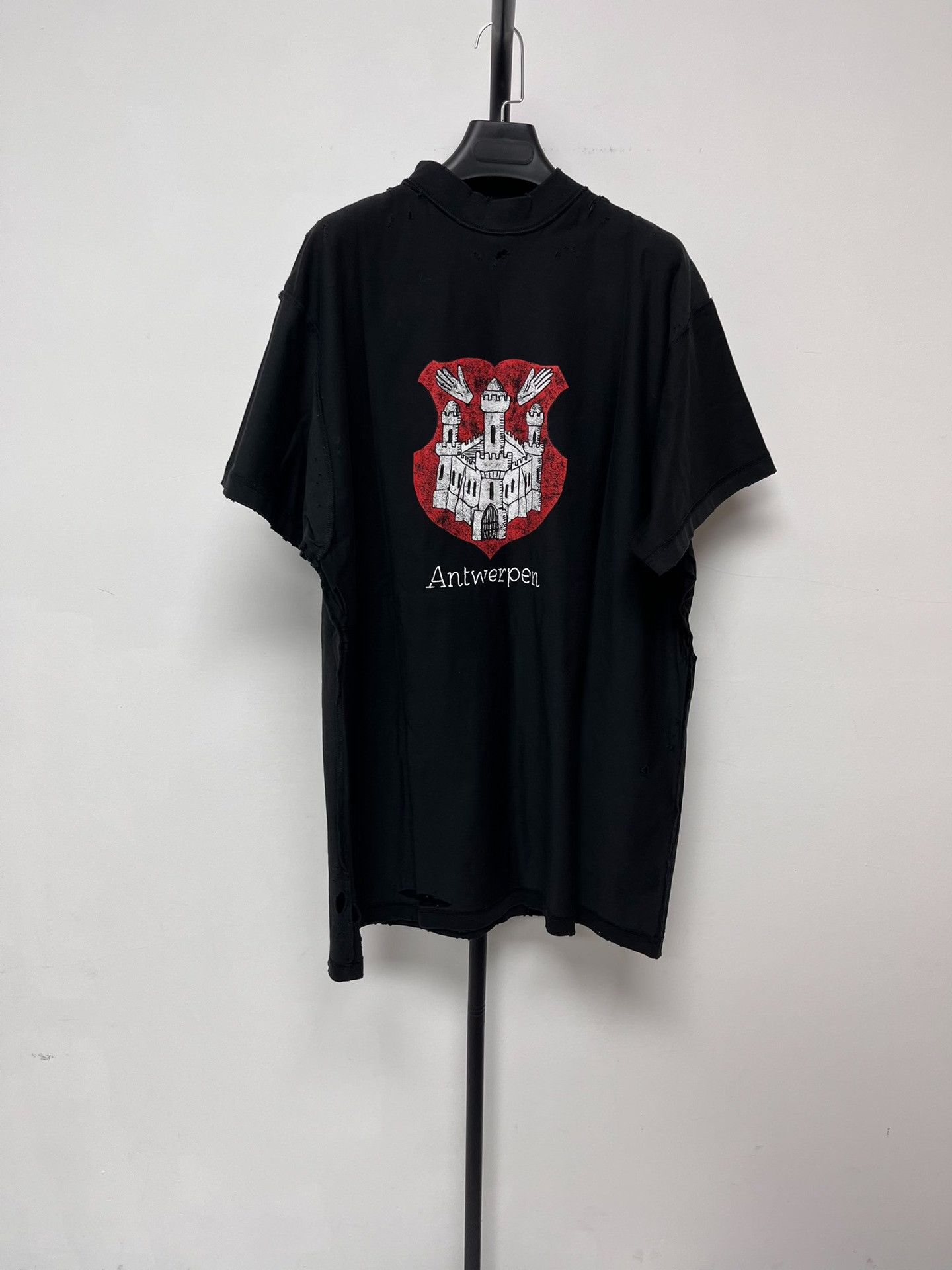 Balenciaga Balenciaga Antwerpen Shield Print T-Shirt Size 1 Size US S / EU 44-46 / 1 - 2 Thumbnail