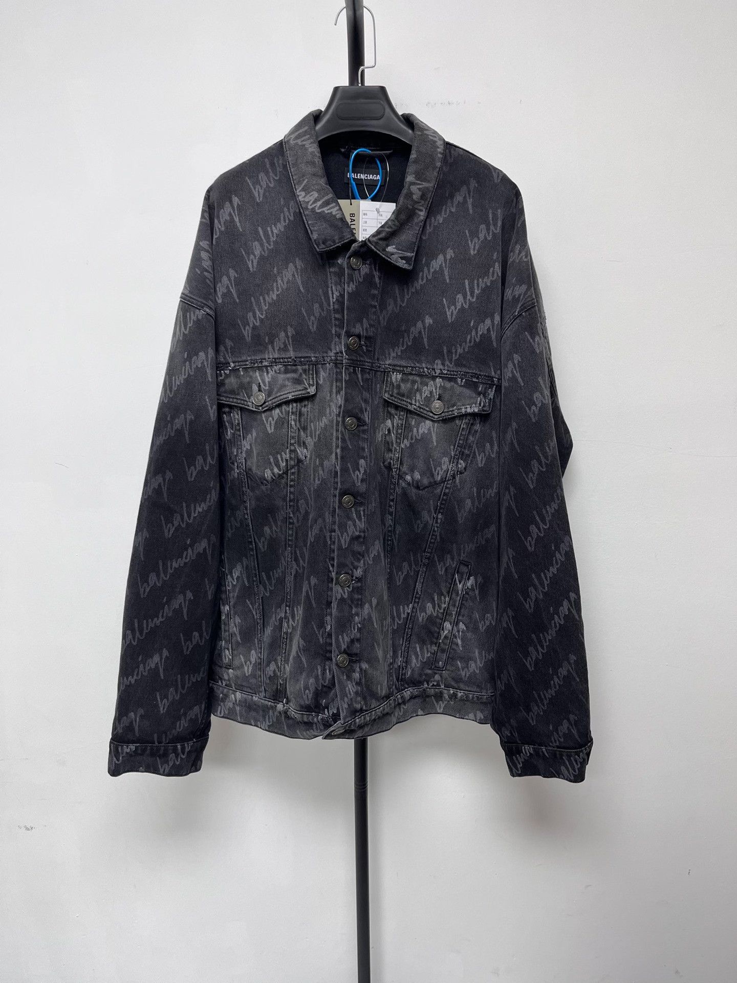 Balenciaga Balenciaga All-Over Logo Denim Jacket 3 Size XL / US 12-14 / IT 48-50 - 2 Thumbnail