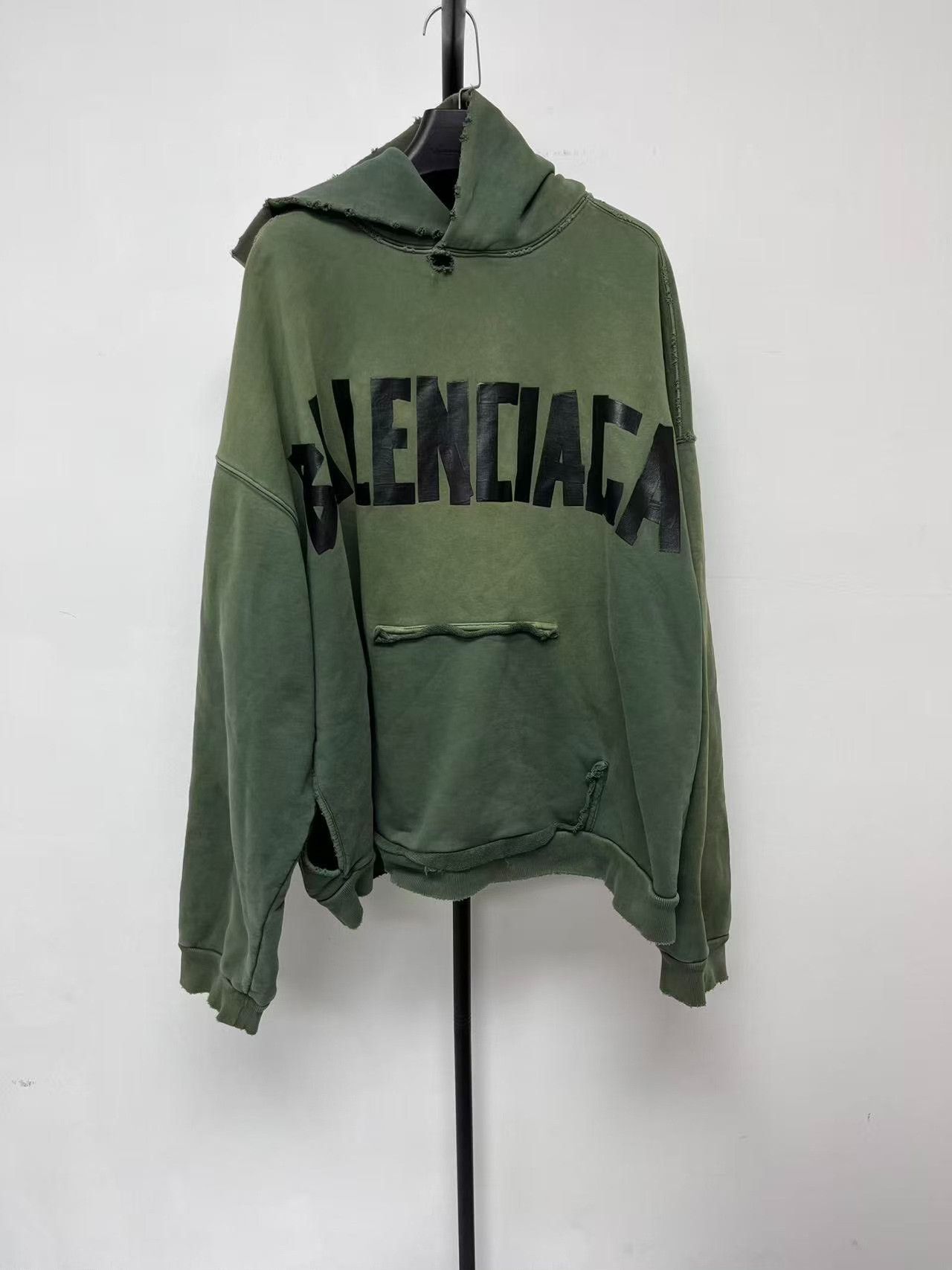 Balenciaga Balenciaga Distressed Tape Logo Hoodie XL Size US XL / EU 56 / 4 - 2 Thumbnail