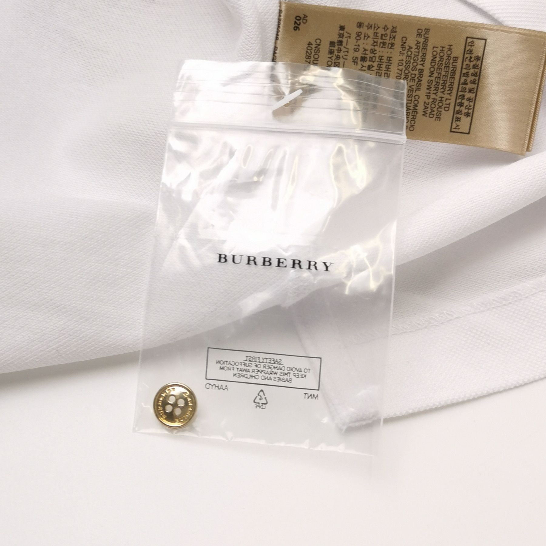 Burberry Burberry Men xl Short Sleeve Shirts Size US XL / EU 56 / 4 - 5 Thumbnail