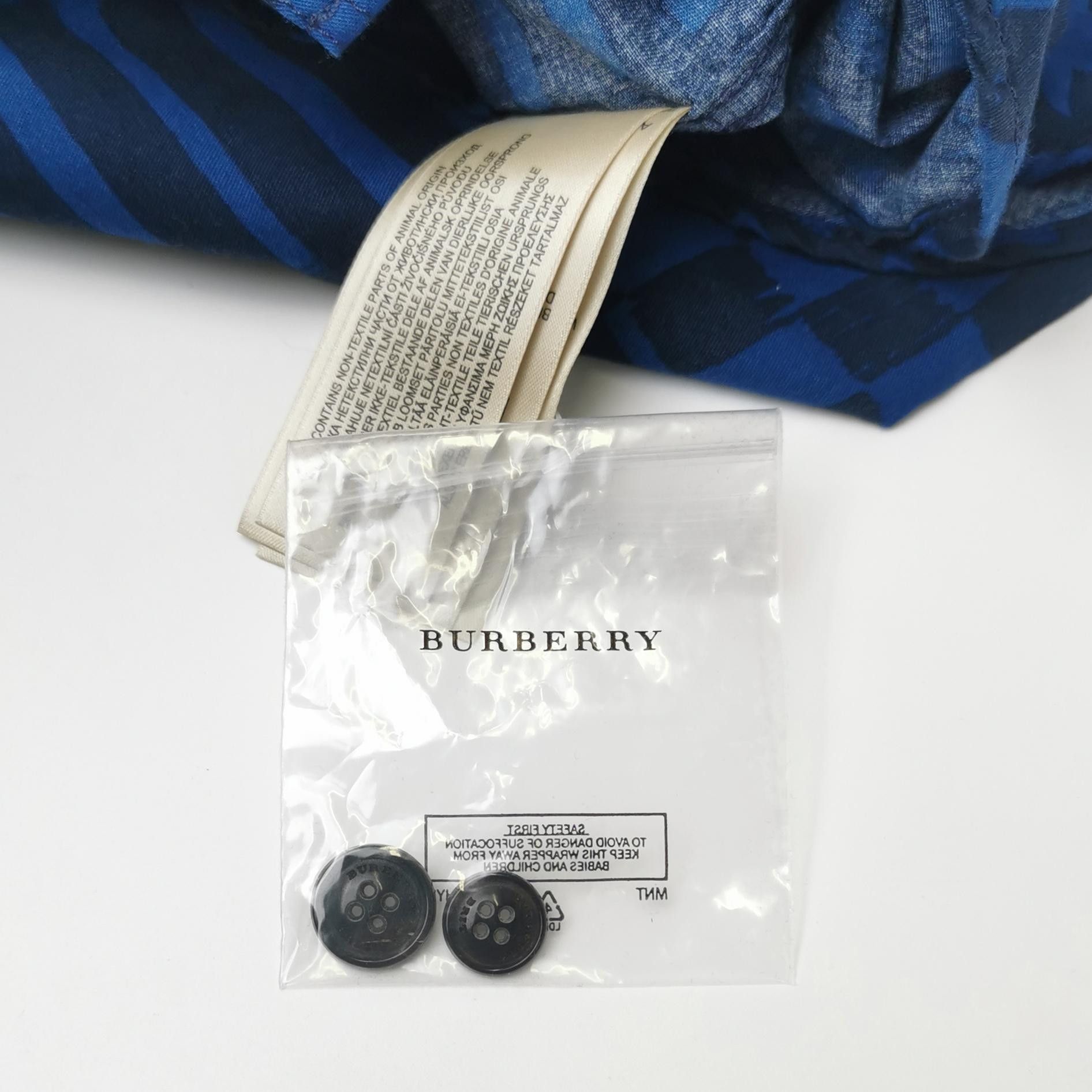 Burberry Burberry Men xs Button Ups Size US XS / EU 42 / 0 - 4 Thumbnail