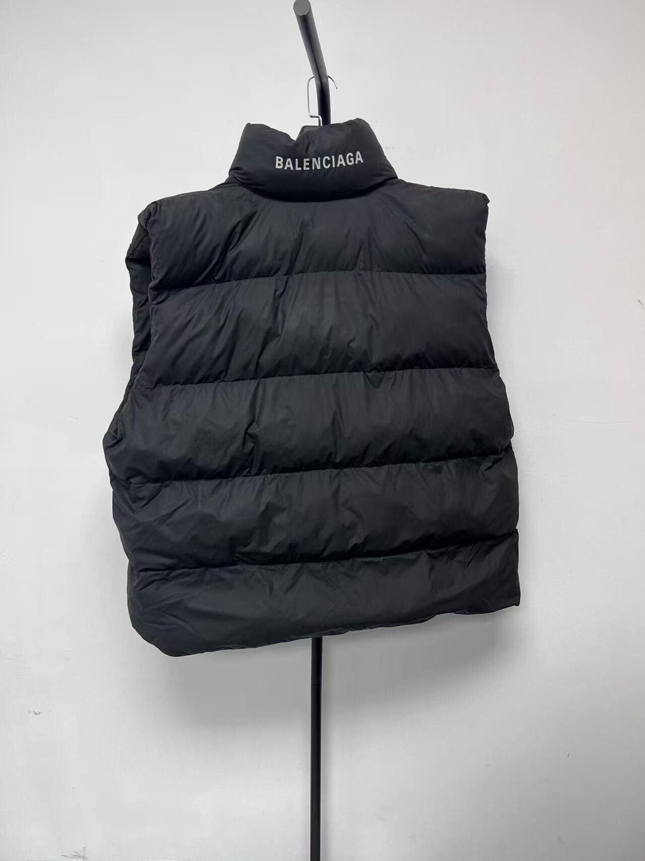 Balenciaga Balenciaga Logo Puffer Vest Size 2 Size US M / EU 48-50 / 2 - 2 Thumbnail