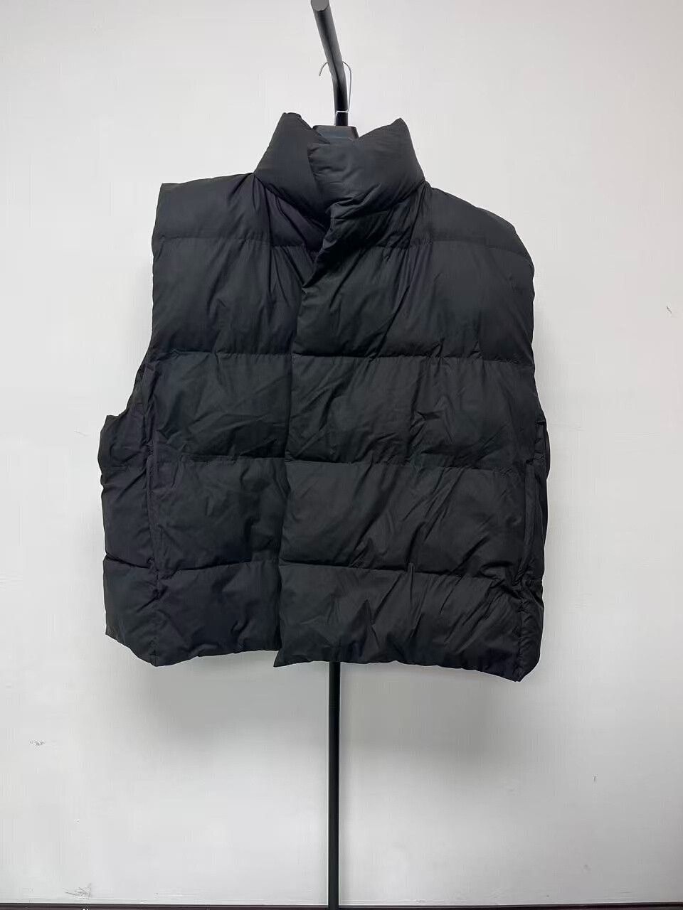 Balenciaga Balenciaga Logo Puffer Vest Size 2 Size US M / EU 48-50 / 2 - 3 Thumbnail