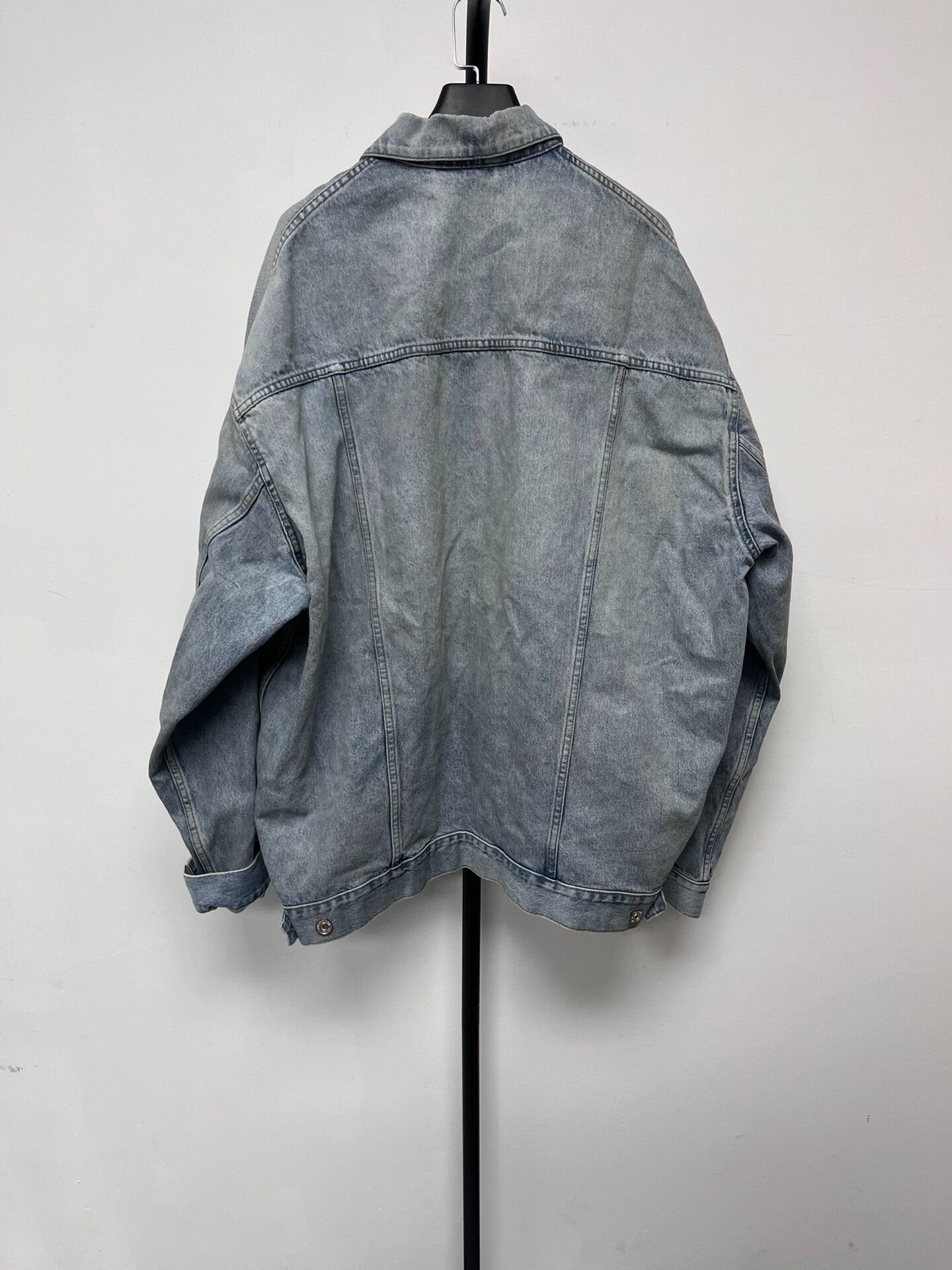 Balenciaga Balenciaga Washed Denim Jacket Size 1 Size US S / EU 44-46 / 1 - 3 Thumbnail