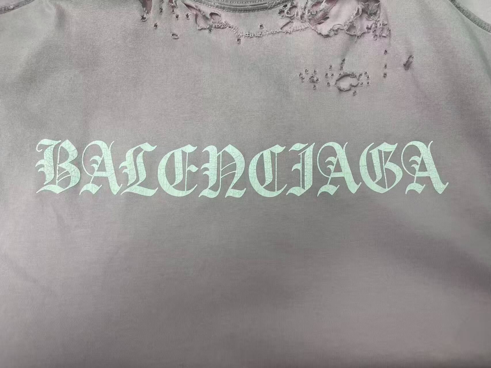 Balenciaga Balenciaga Distressed Gothic Logo T-Shirt Pink M Size M / US 6-8 / IT 42-44 - 4 Thumbnail