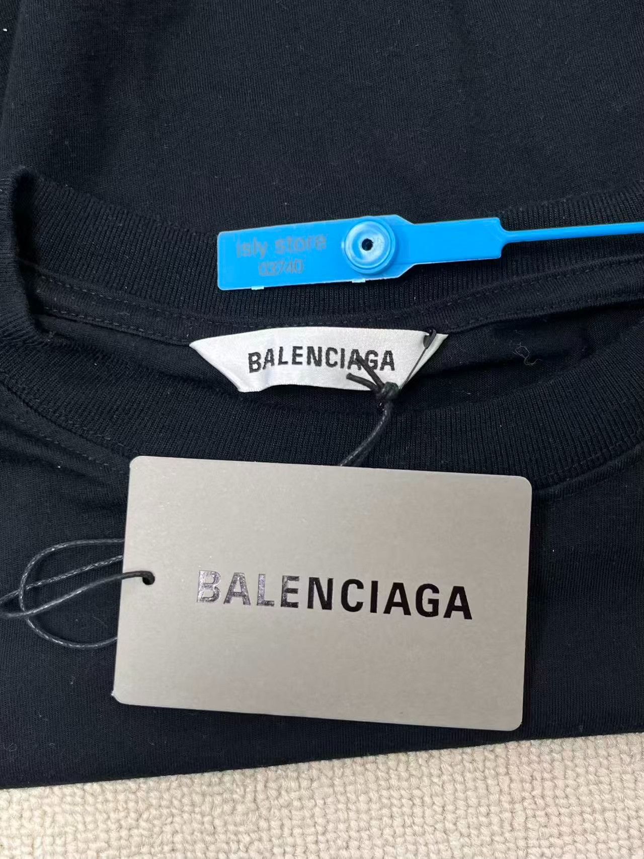 Balenciaga Balenciaga Multi Language Logo T-Shirt XS Size XS / US 0-2 / IT 36-38 - 6 Thumbnail