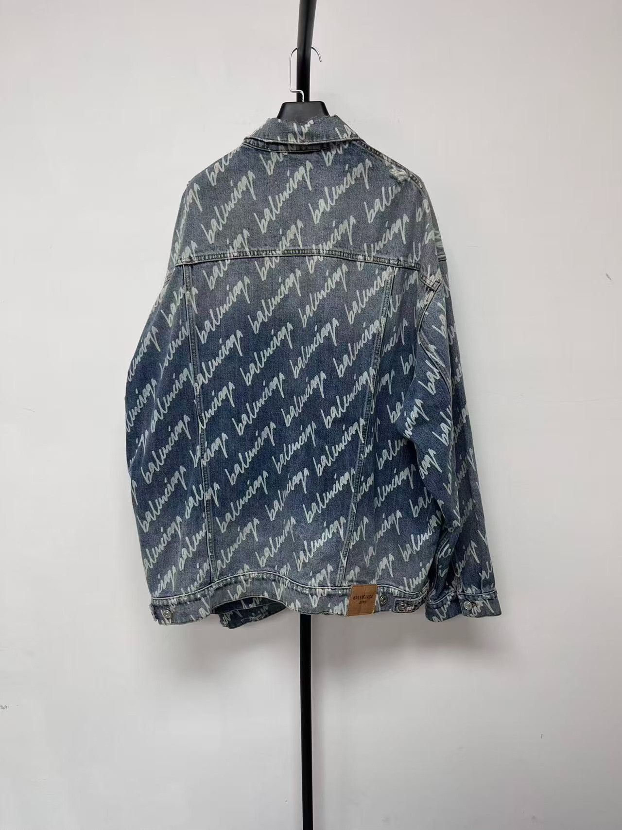 Balenciaga Balenciaga Script Logo Denim Jacket Size 2 Size M / US 6-8 / IT 42-44 - 3 Thumbnail