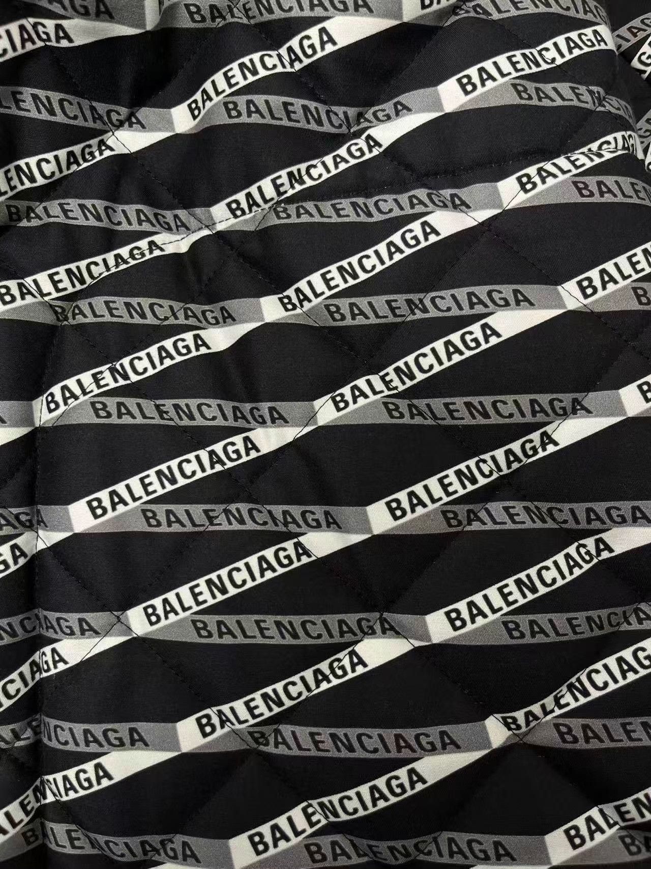 Balenciaga Balenciaga All-over Logo Quilted Padded Jacket 42 Size US XS / EU 42 / 0 - 4 Thumbnail