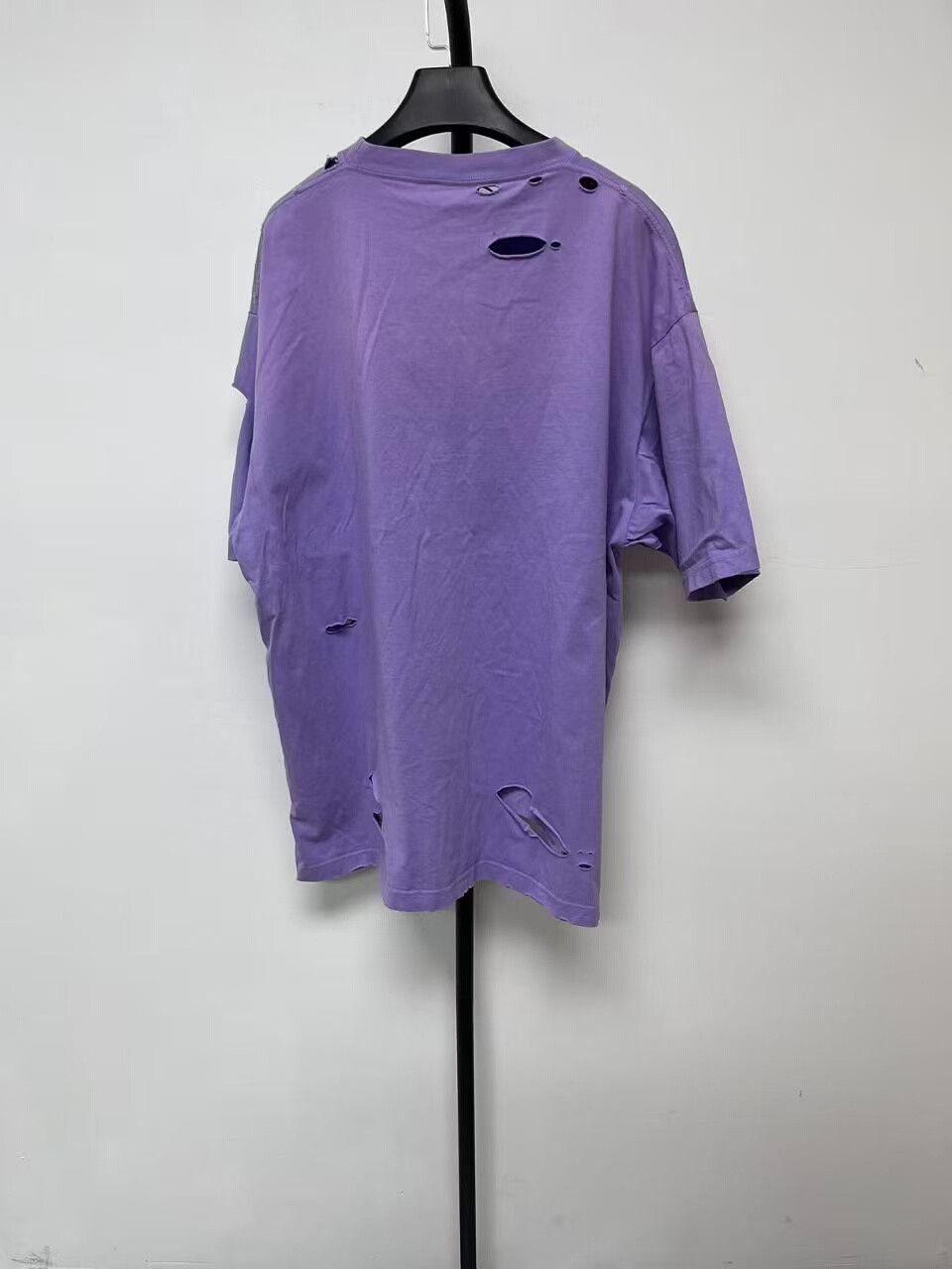 Balenciaga Balenciaga Destroyed Logo T-Shirt Purple S Size US S / EU 44-46 / 1 - 3 Thumbnail