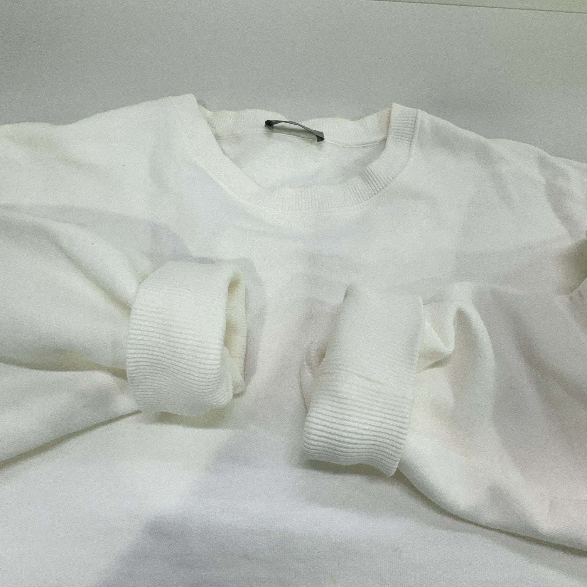 Dior Dior x Kaws Bee Embroidery Sweatshirt M Size US M / EU 48-50 / 2 - 9 Thumbnail
