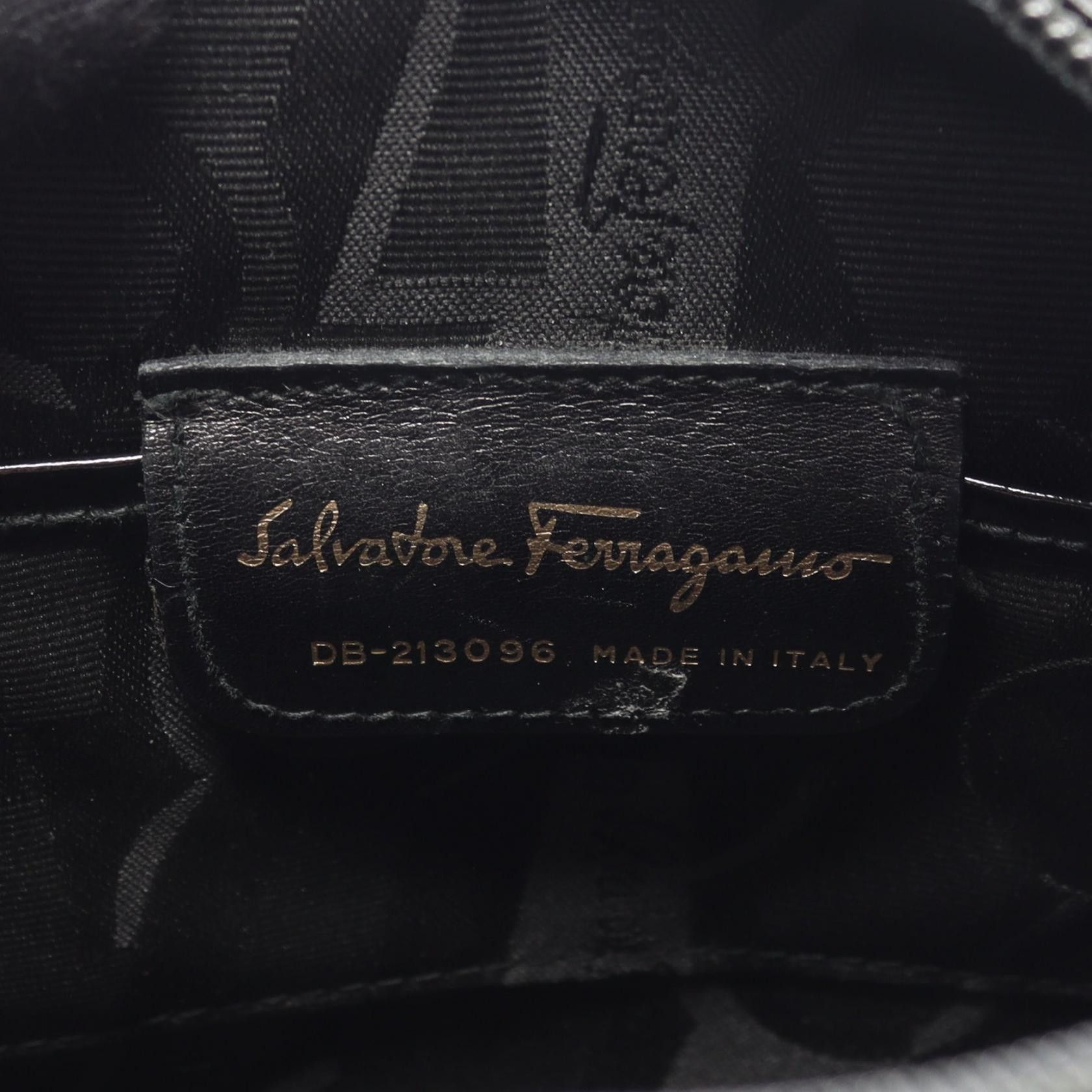 Salvatore Ferragamo Salvatore Ferragamo Salvatore Ferragamo Vara Ribbon Patent Leather Shoulder Bag Leather Shoulder Bag 213096 DUTY FREE for USA Size ONE SIZE - 4 Thumbnail