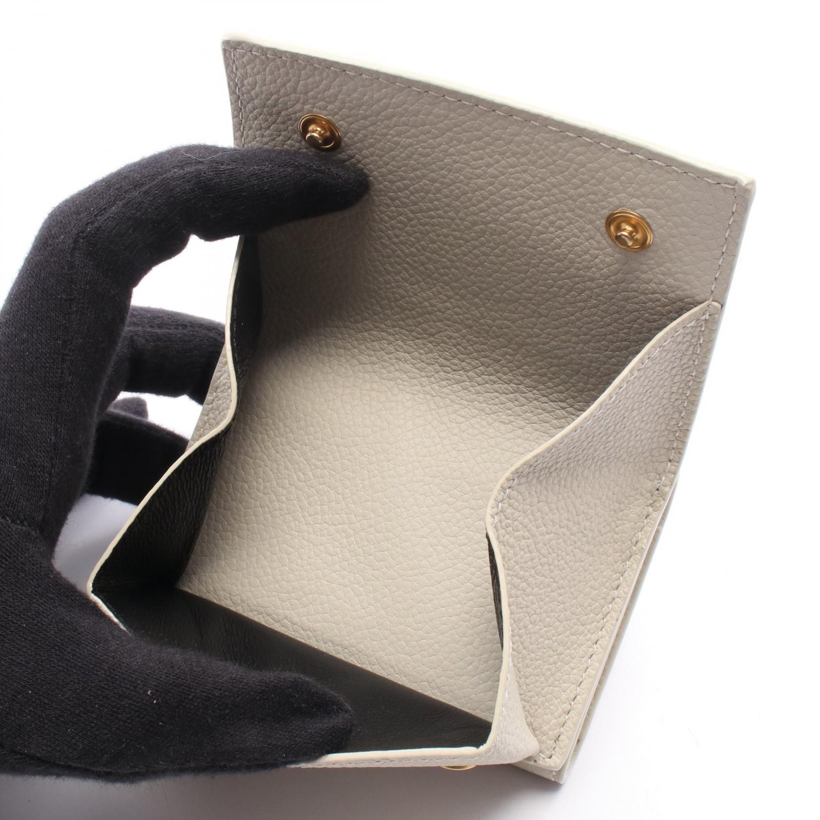Yves Saint Laurent Yves Saint Laurent Saint Laurent Paris Leather Trifold Wallet Leather Short Wallet DUTY FREE for USA Size ONE SIZE - 4 Thumbnail