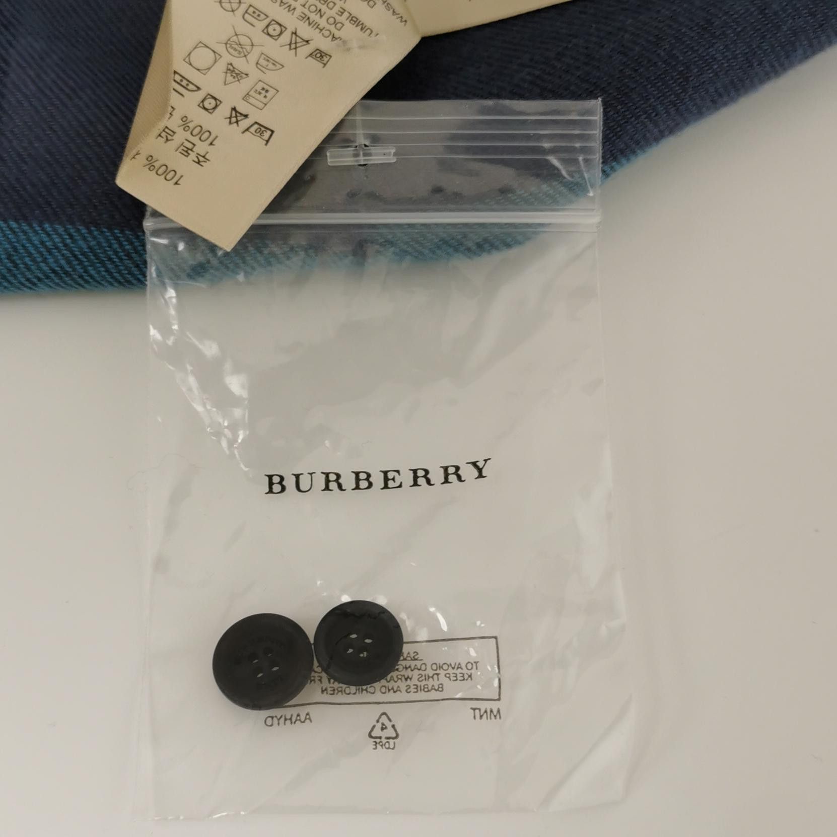 Burberry Burberry Men s Button Ups Size US S / EU 44-46 / 1 - 5 Thumbnail