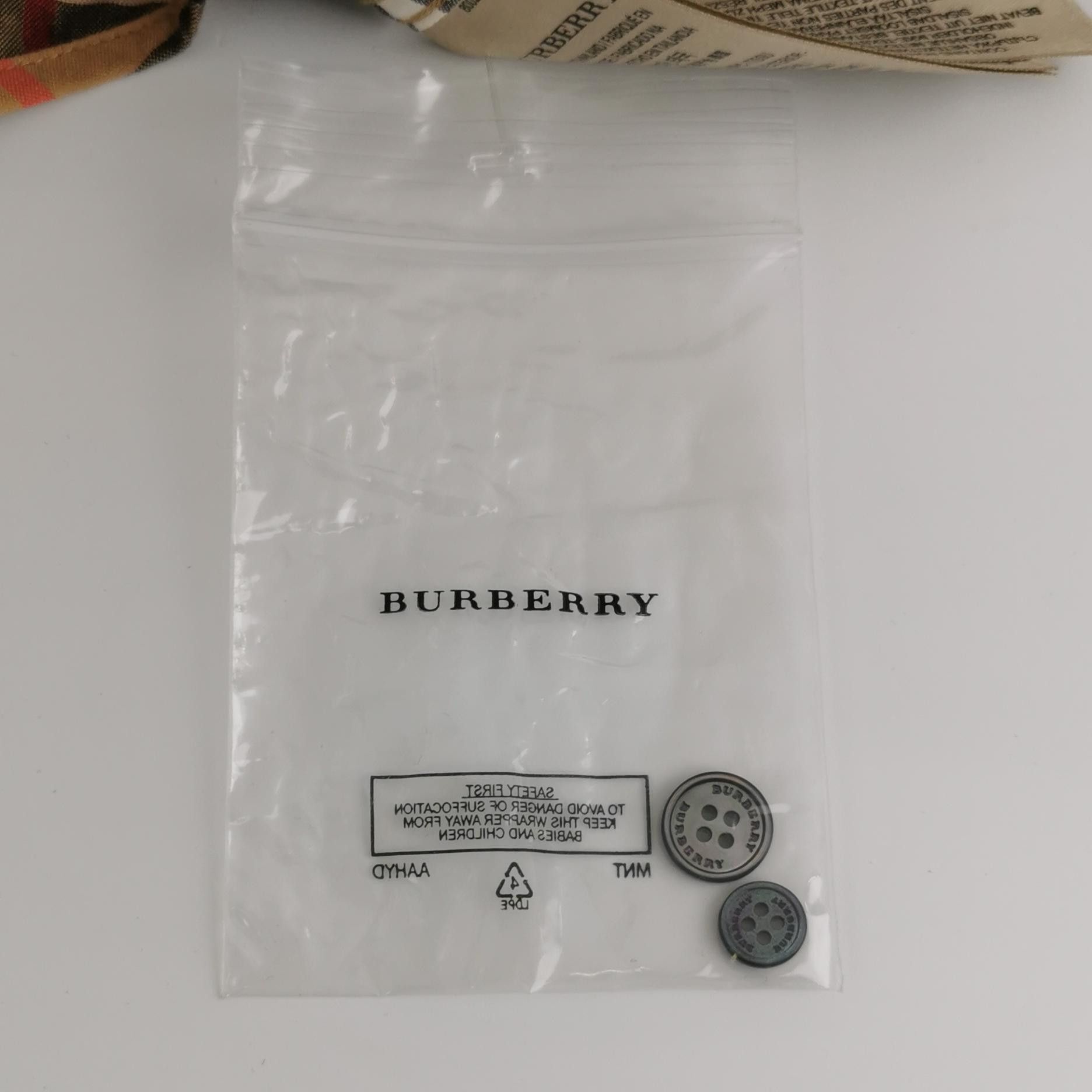 Burberry Burberry Men m Button Ups Size US M / EU 48-50 / 2 - 6 Thumbnail
