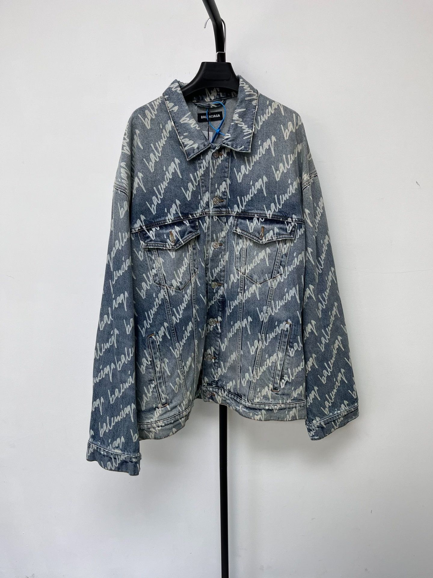 Balenciaga Balenciaga Allover Logo Denim Jacket 2 Size M / US 6-8 / IT 42-44 - 2 Thumbnail
