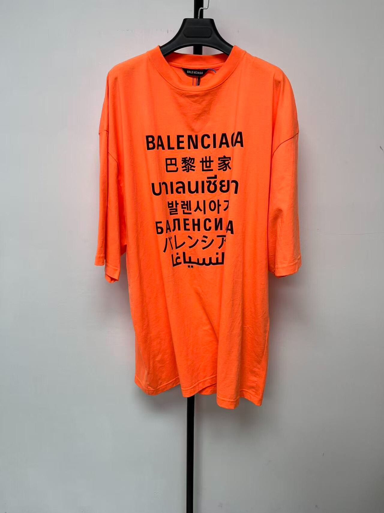 Balenciaga Balenciaga Languages Logo T-Shirt Size M Size US M / EU 48-50 / 2 - 2 Thumbnail