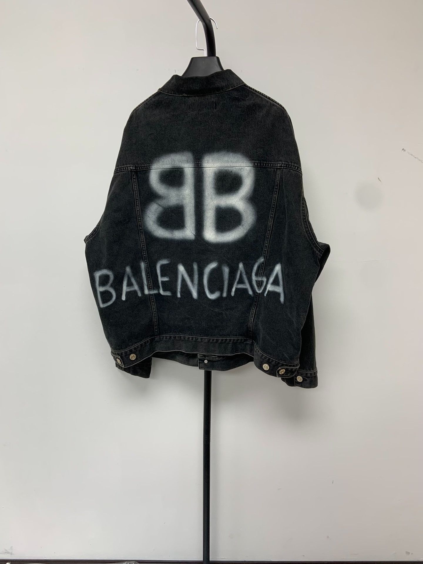 Balenciaga Balenciaga Spray Logo Denim Jacket XS Size US XS / EU 42 / 0 - 2 Thumbnail