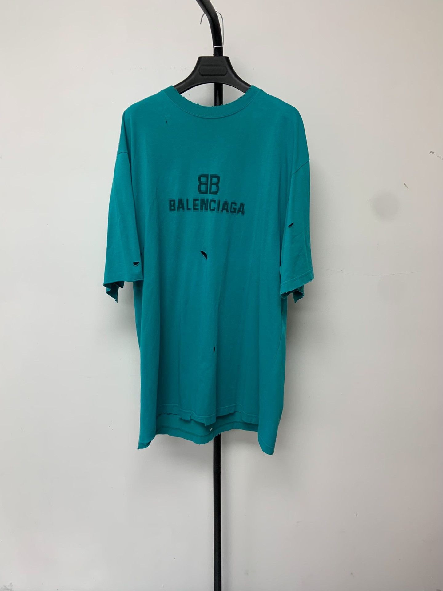 Balenciaga Balenciaga Distressed Blurry Logo T-Shirt XXS Size US XXS / EU 40 - 2 Thumbnail