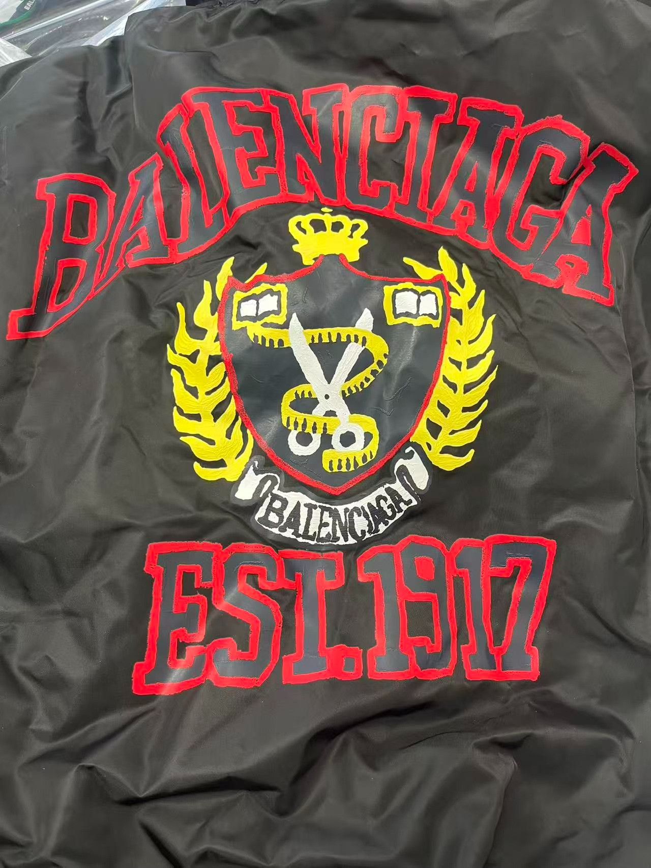 Balenciaga Balenciaga Crest Logo Bomber Jacket Size 1 Size US S / EU 44-46 / 1 - 4 Thumbnail