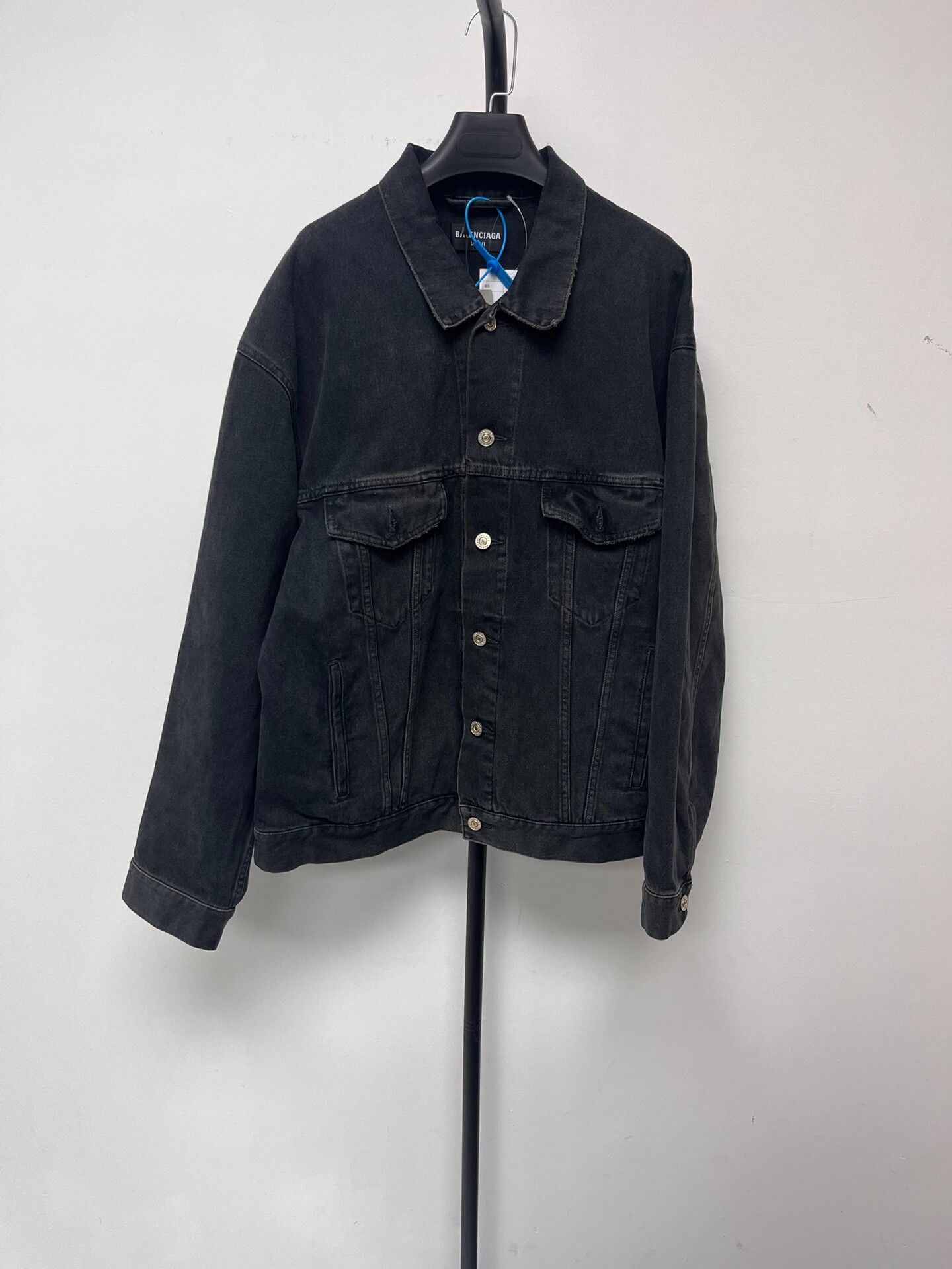 Balenciaga Balenciaga Spray Paint Logo Denim Jacket S Size US S / EU 44-46 / 1 - 3 Thumbnail