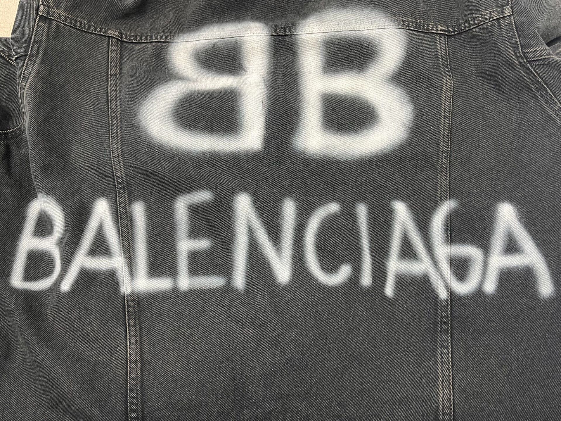 Balenciaga Balenciaga Spray Paint Logo Denim Jacket S Size US S / EU 44-46 / 1 - 4 Thumbnail