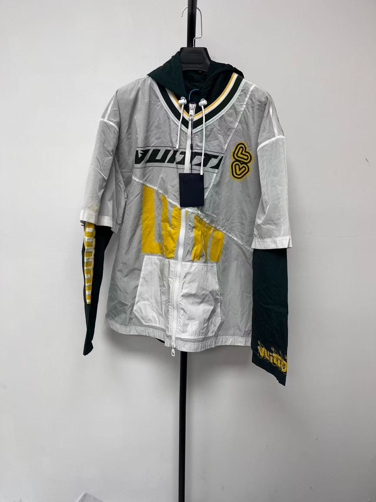 Louis Vuitton Louis Vuitton Graphic Print Hooded Jacket 48 Size US M / EU 48-50 / 2 - 2 Thumbnail