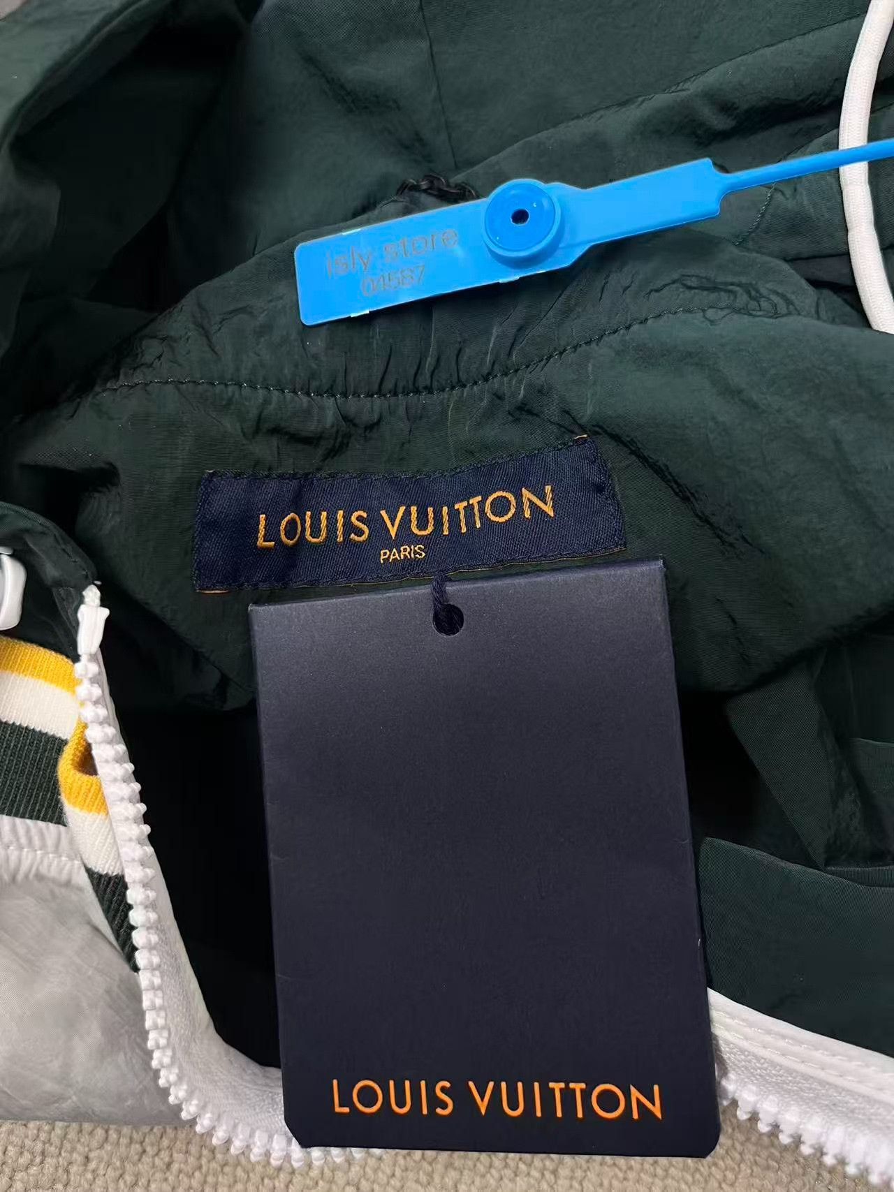 Louis Vuitton Louis Vuitton Graphic Print Hooded Jacket 48 Size US M / EU 48-50 / 2 - 6 Thumbnail