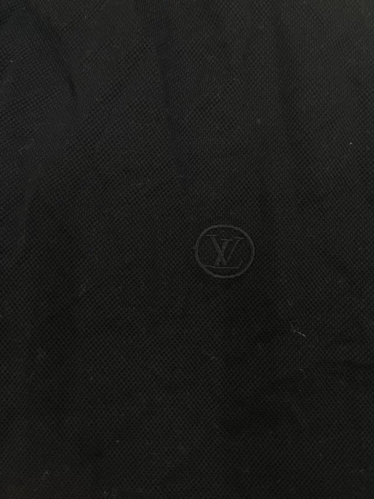 Louis Vuitton Louis Vuitton Classic Logo Polo Shirt Size L Size US L / EU 52-54 / 3 - 4 Thumbnail