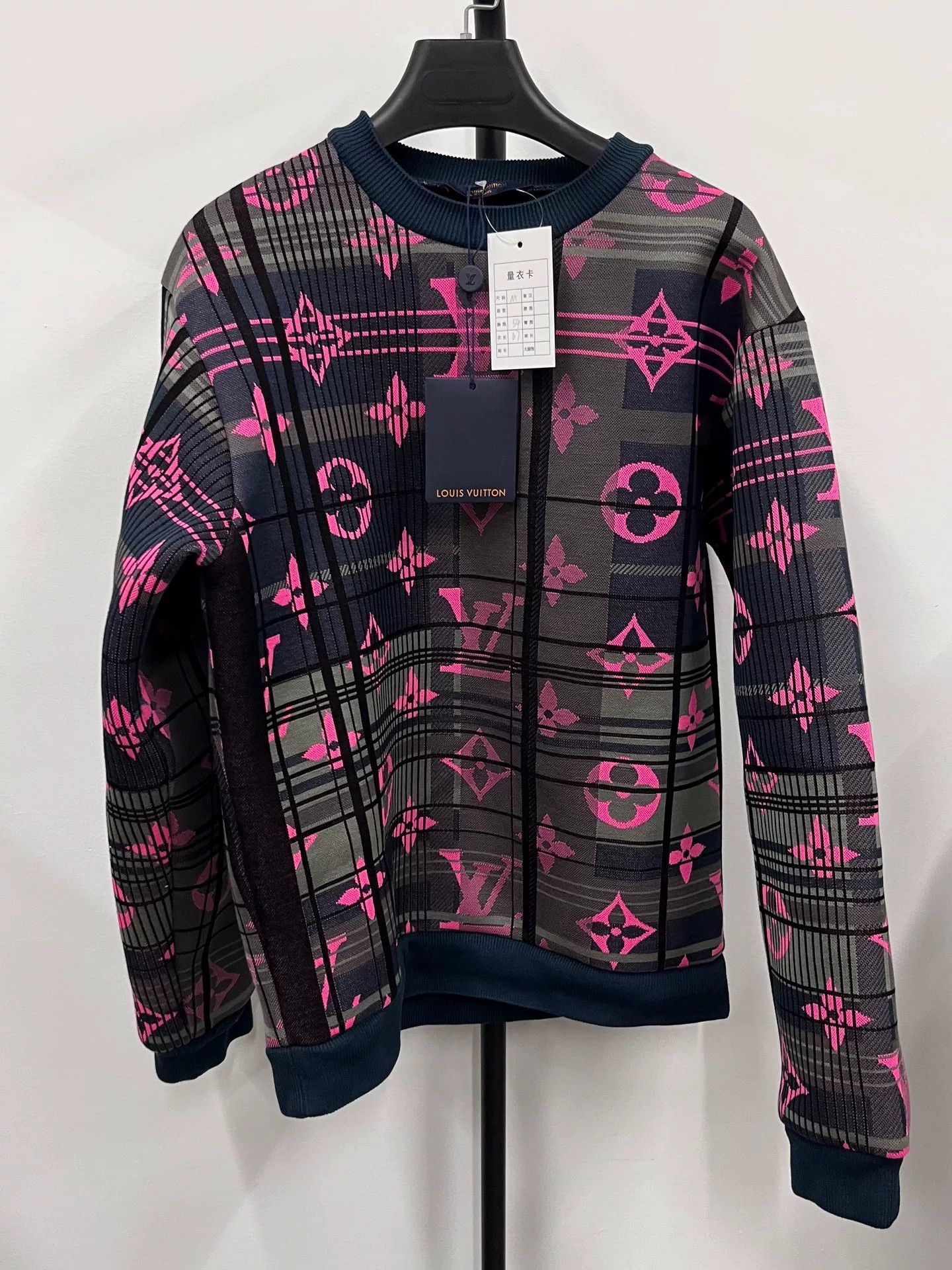 Louis Vuitton Louis Vuitton Monogram Print Sweatshirt M Size US M / EU 48-50 / 2 - 2 Thumbnail