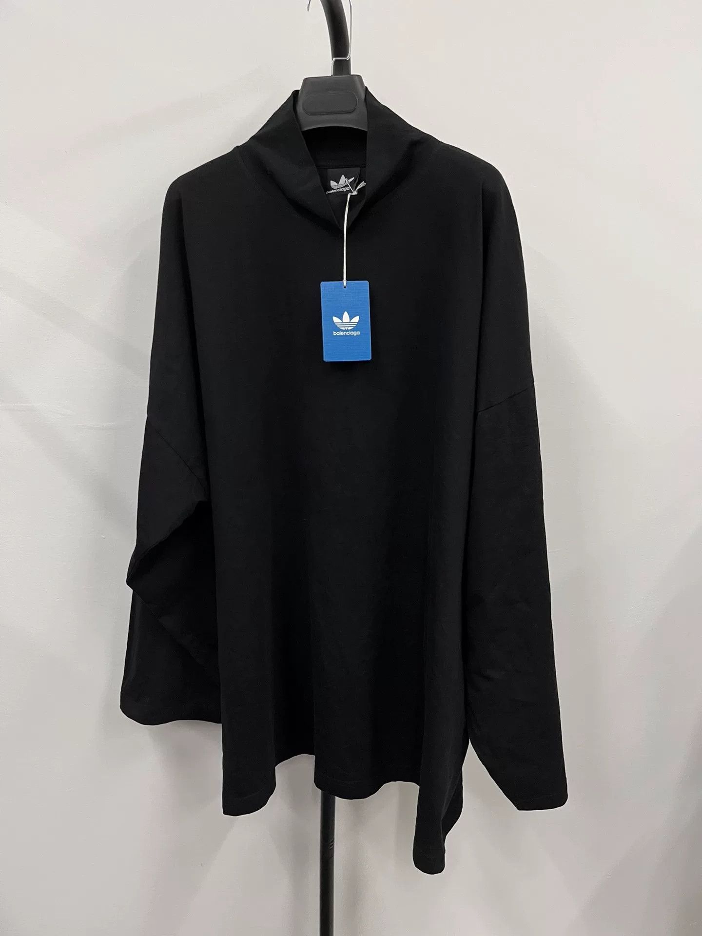 Balenciaga Balenciaga x adidas Logo Long Sleeve T-Shirt L Size US L / EU 52-54 / 3 - 2 Thumbnail