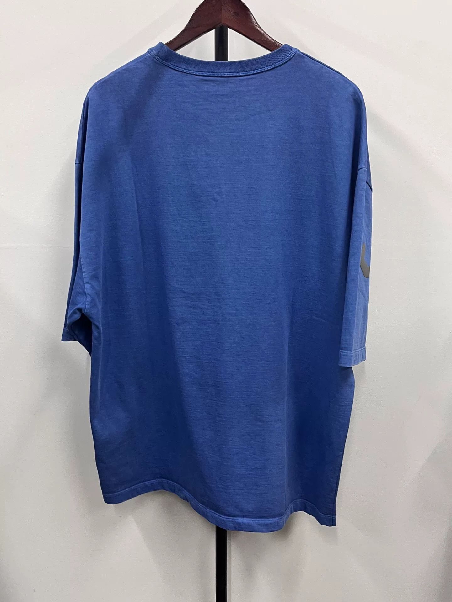 Louis Vuitton Louis Vuitton Reflective Logo T-Shirt Size M Size US M / EU 48-50 / 2 - 3 Thumbnail