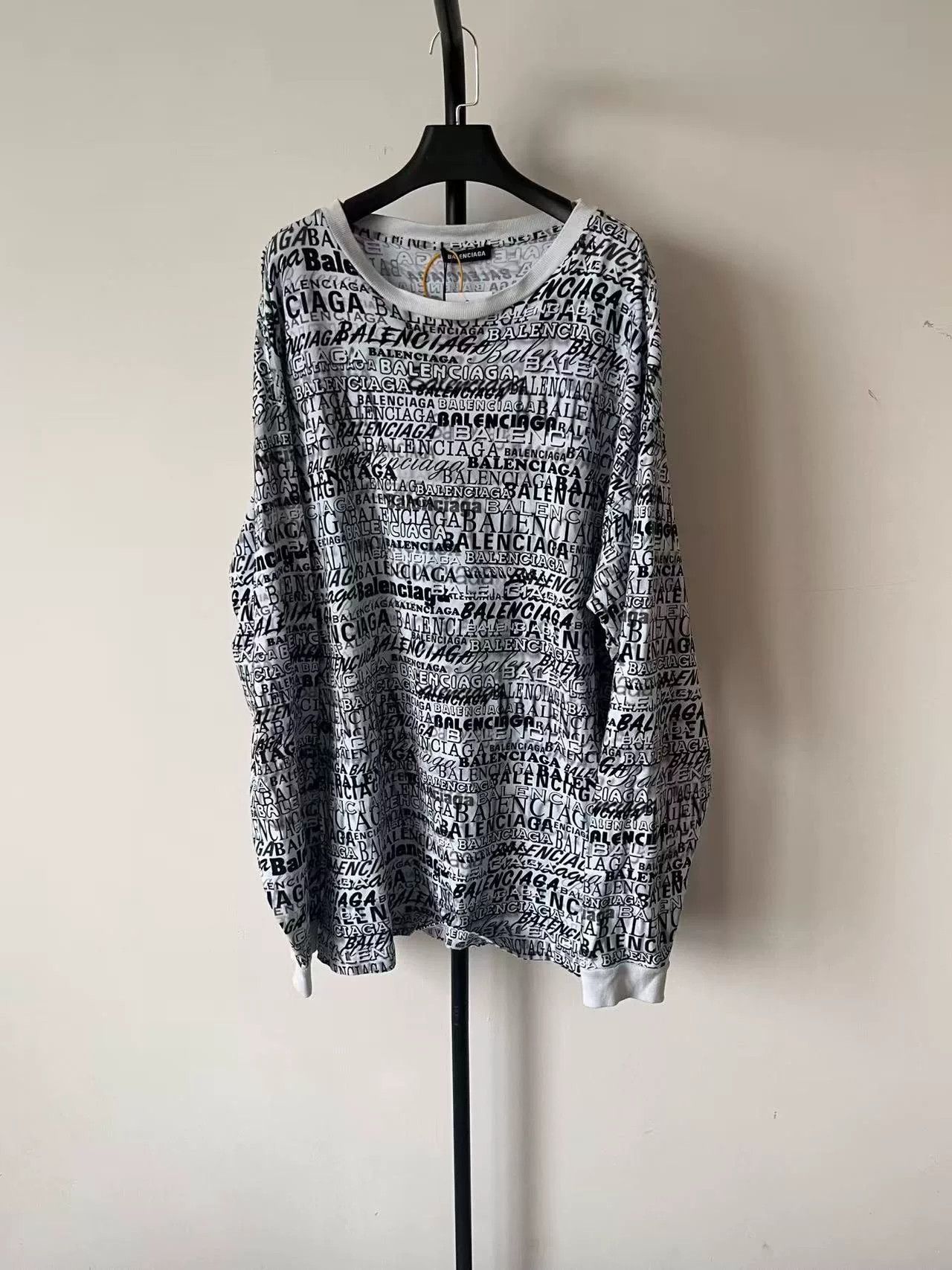 Balenciaga Balenciaga Graffiti Print Sweatshirt M Size US M / EU 48-50 / 2 - 2 Thumbnail