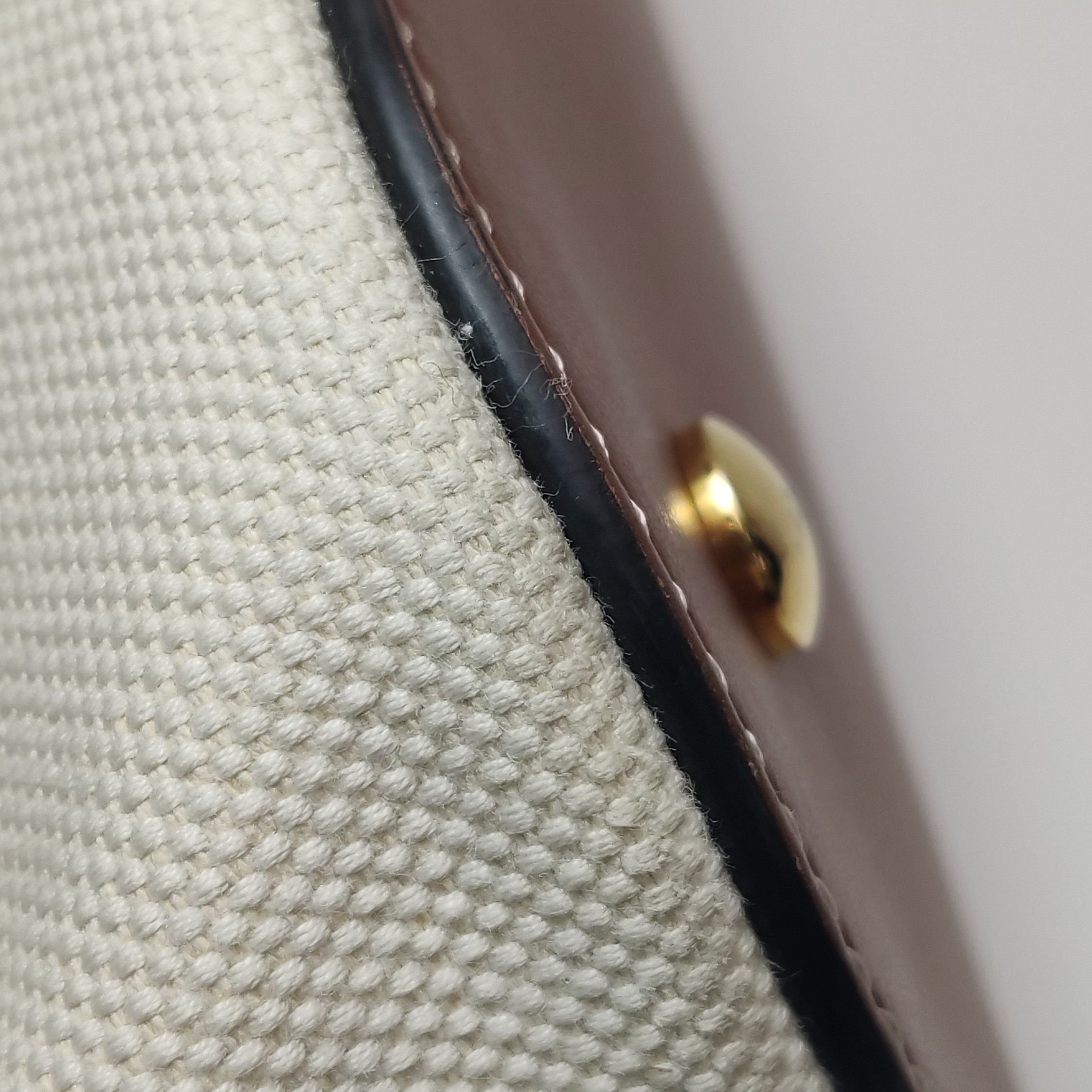 Burberry Burberry Women os Shoulder Bags Size ONE SIZE - 14 Thumbnail