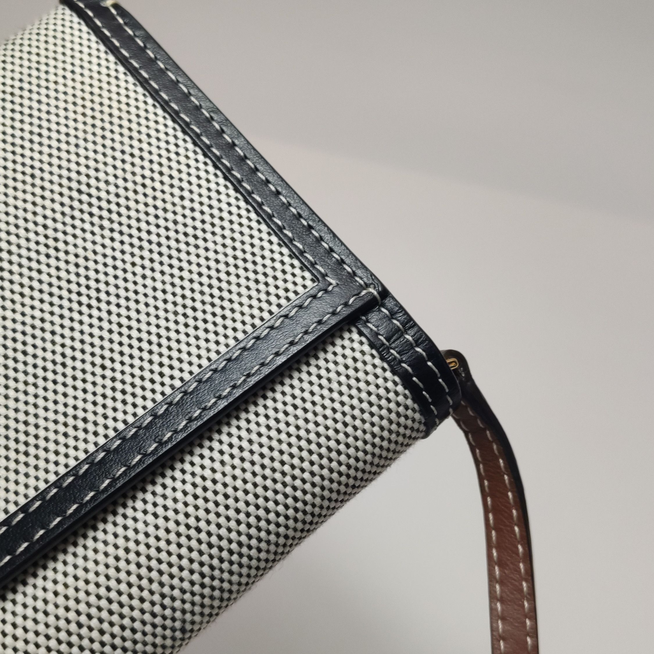 Burberry Burberry Women os Crossbody Bags Size ONE SIZE - 15 Thumbnail
