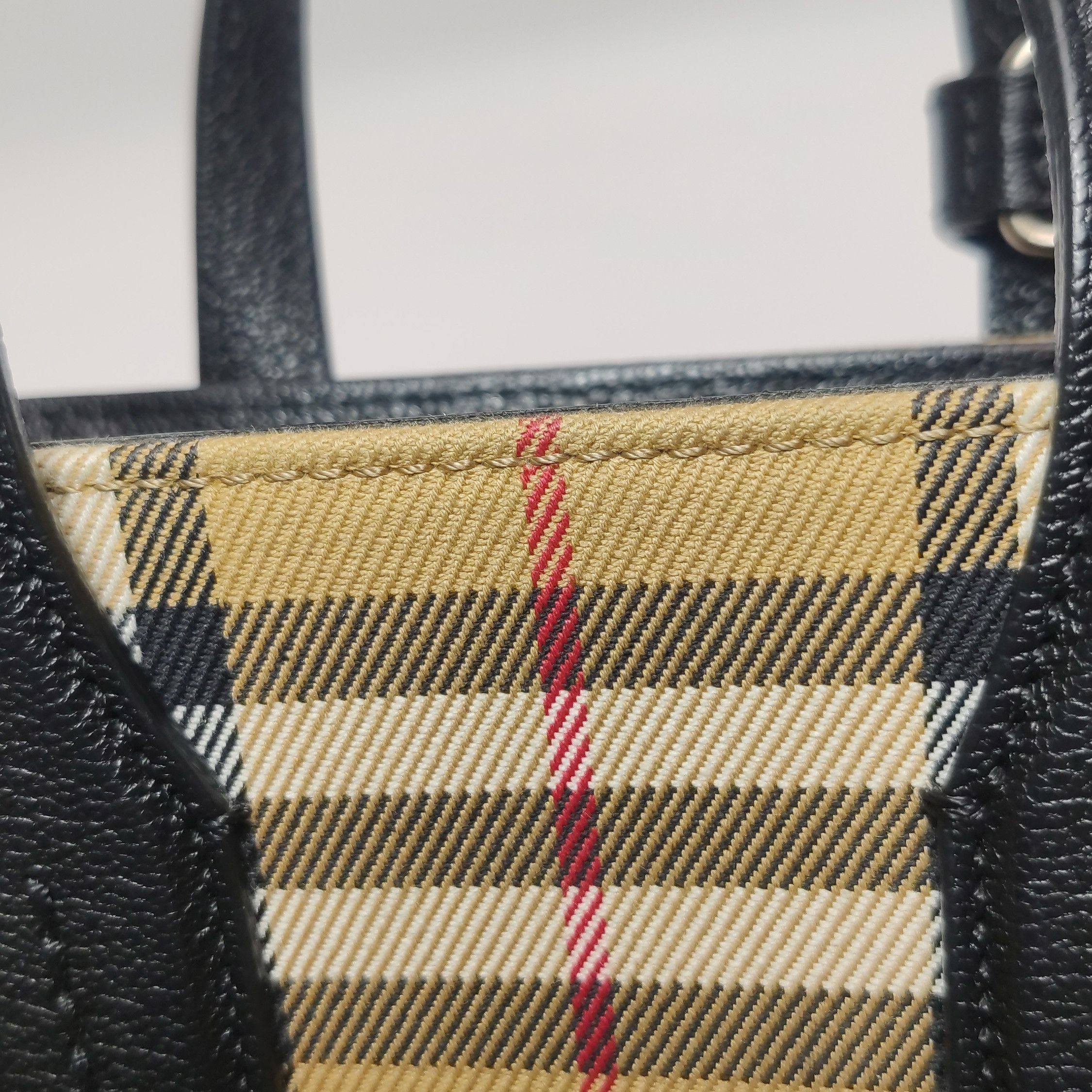 Burberry Burberry Women os Shoulder Bags Size ONE SIZE - 17 Thumbnail