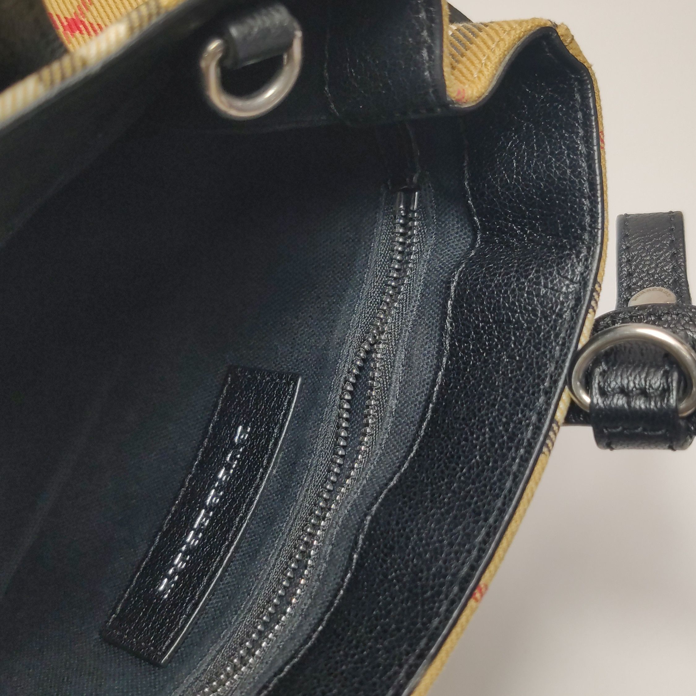 Burberry Burberry Women os Shoulder Bags Size ONE SIZE - 9 Thumbnail