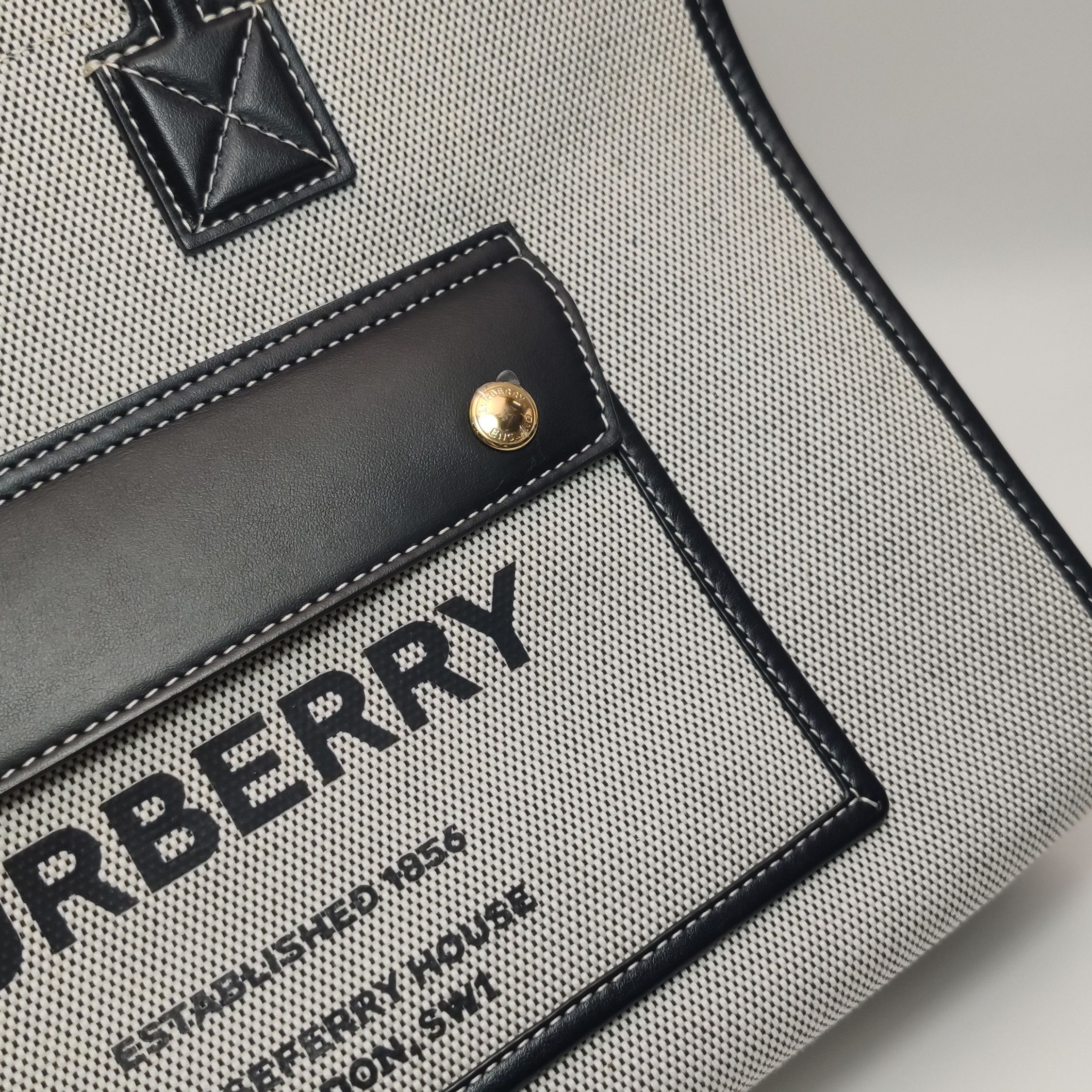 Burberry Burberry Women os Shoulder Bags Size ONE SIZE - 17 Thumbnail