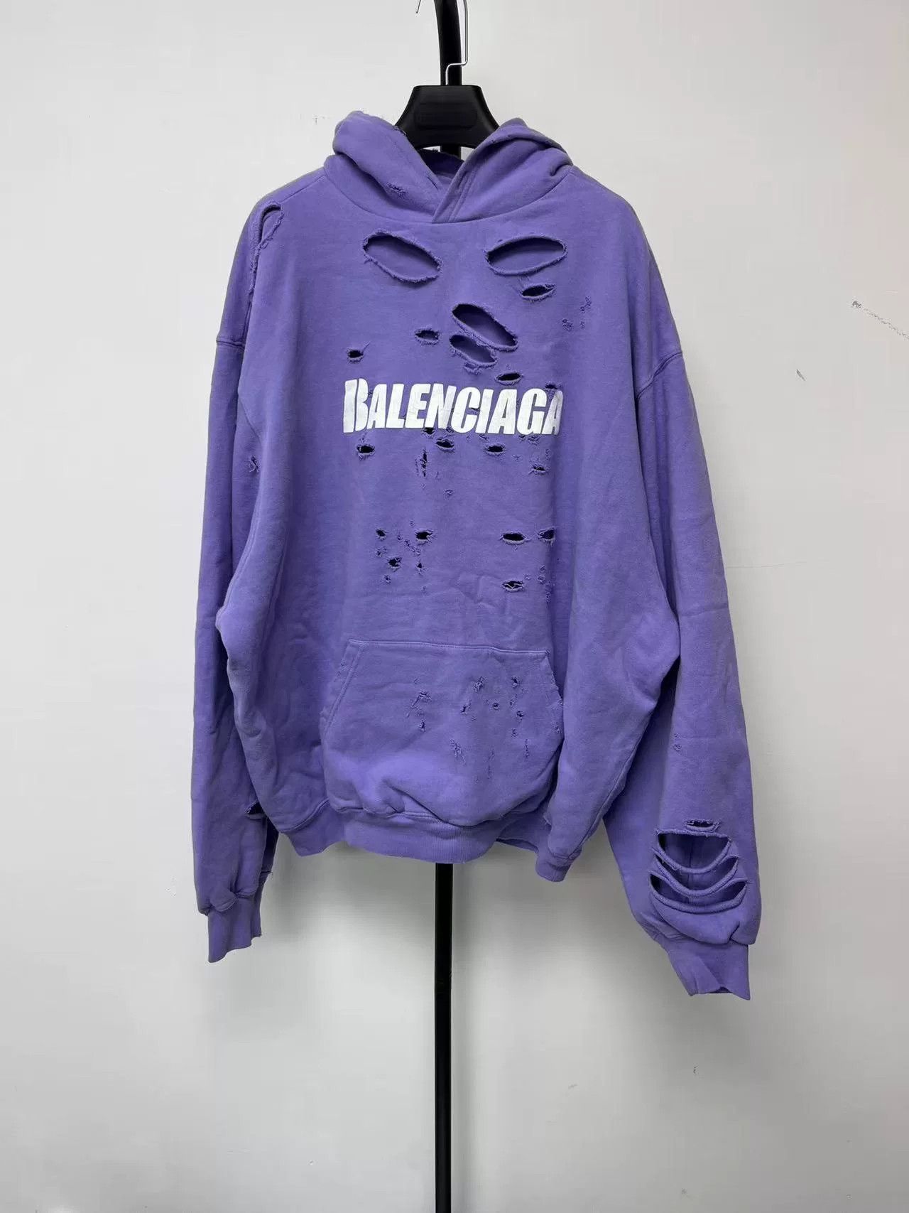 Balenciaga Balenciaga Distressed Logo Hoodie XS Size US XS / EU 42 / 0 - 2 Thumbnail