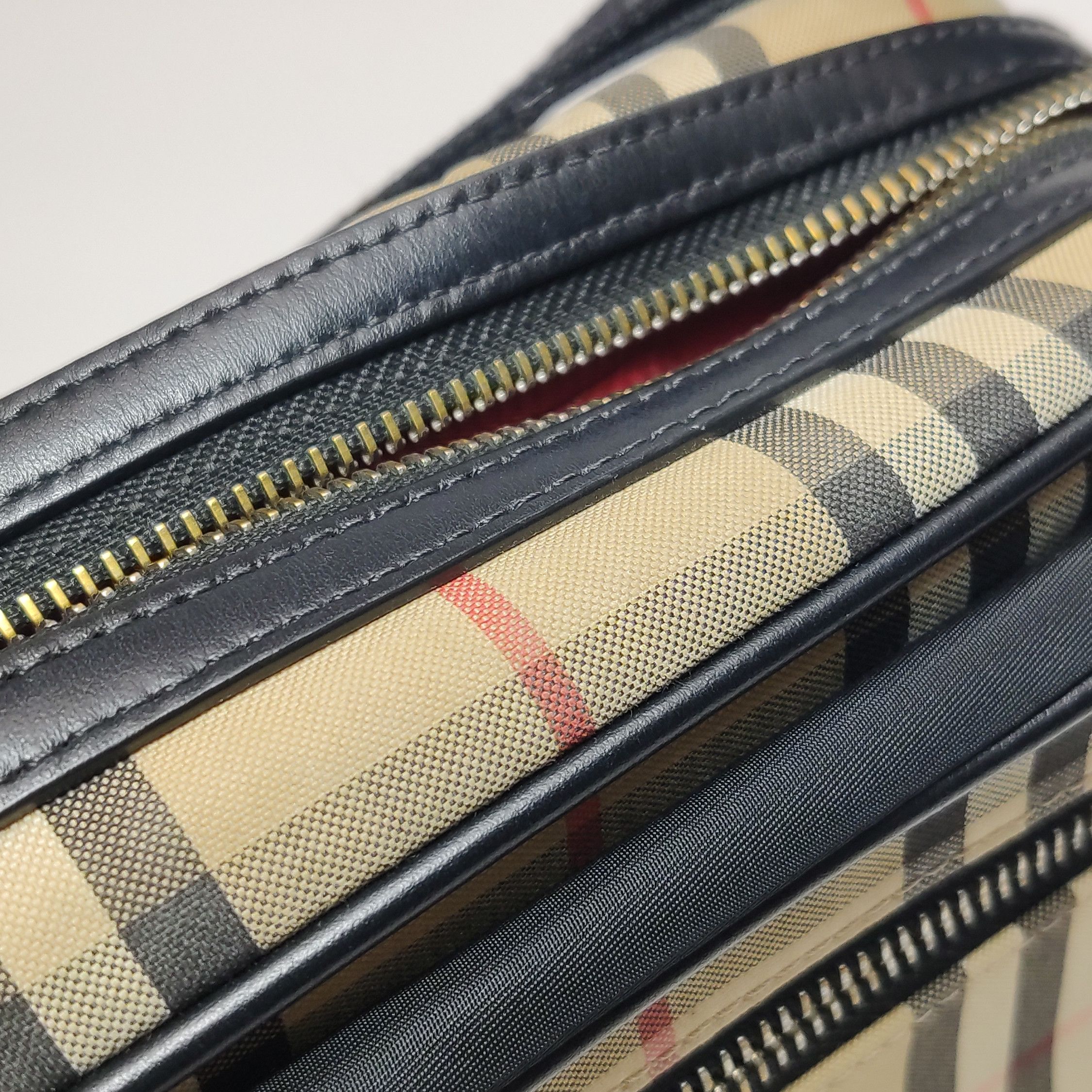 Burberry Burberry Women os Shoulder Bags Size ONE SIZE - 22 Thumbnail