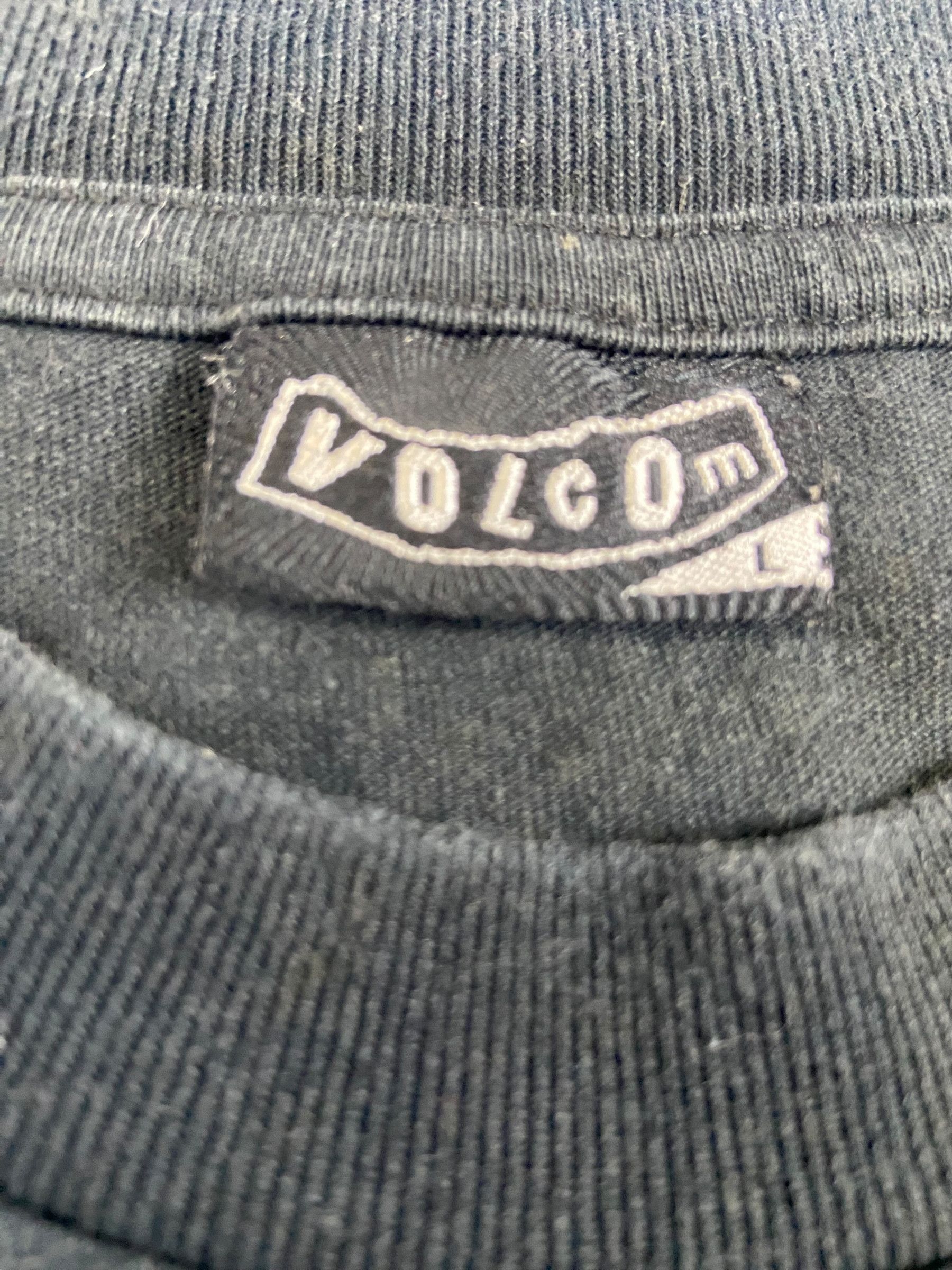Vintage OLD VOLCOM Graphic T-Shirt Size L Size US L / EU 52-54 / 3 - 6 Thumbnail