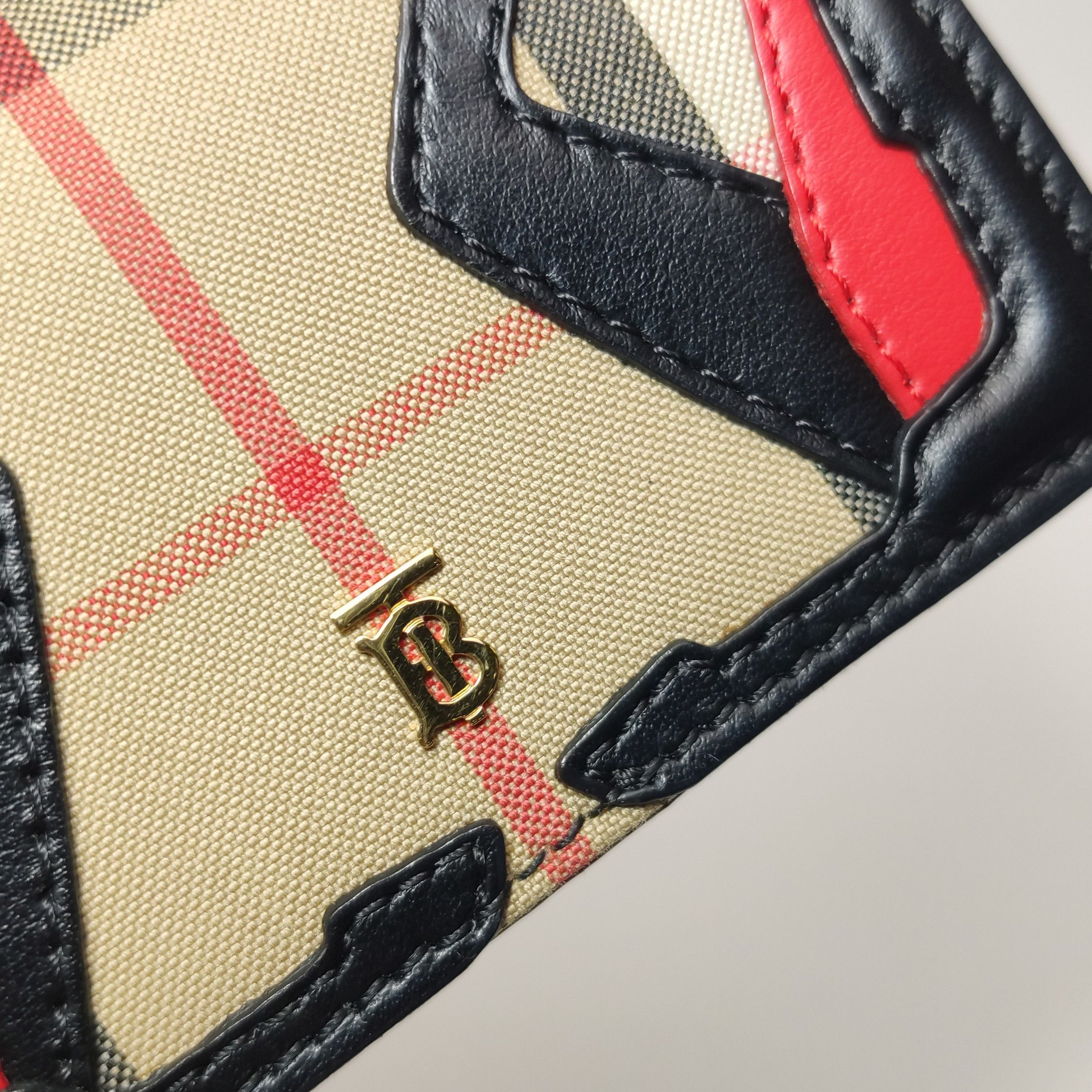 Burberry Burberry Women os Shoulder Bags Size ONE SIZE - 11 Thumbnail
