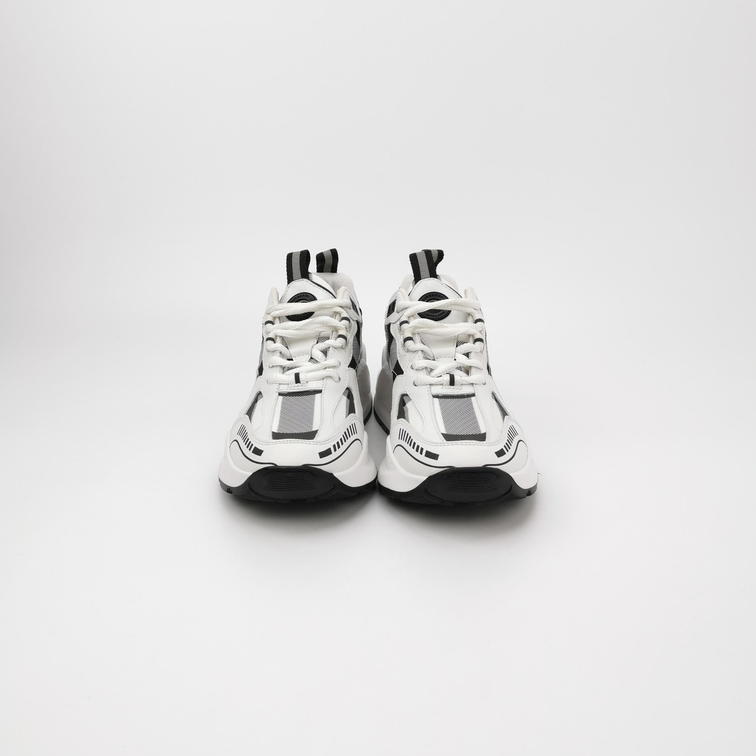 Burberry Burberry Women 5 Lowtop Sneakers Size US 5 / IT 35 - 3 Thumbnail