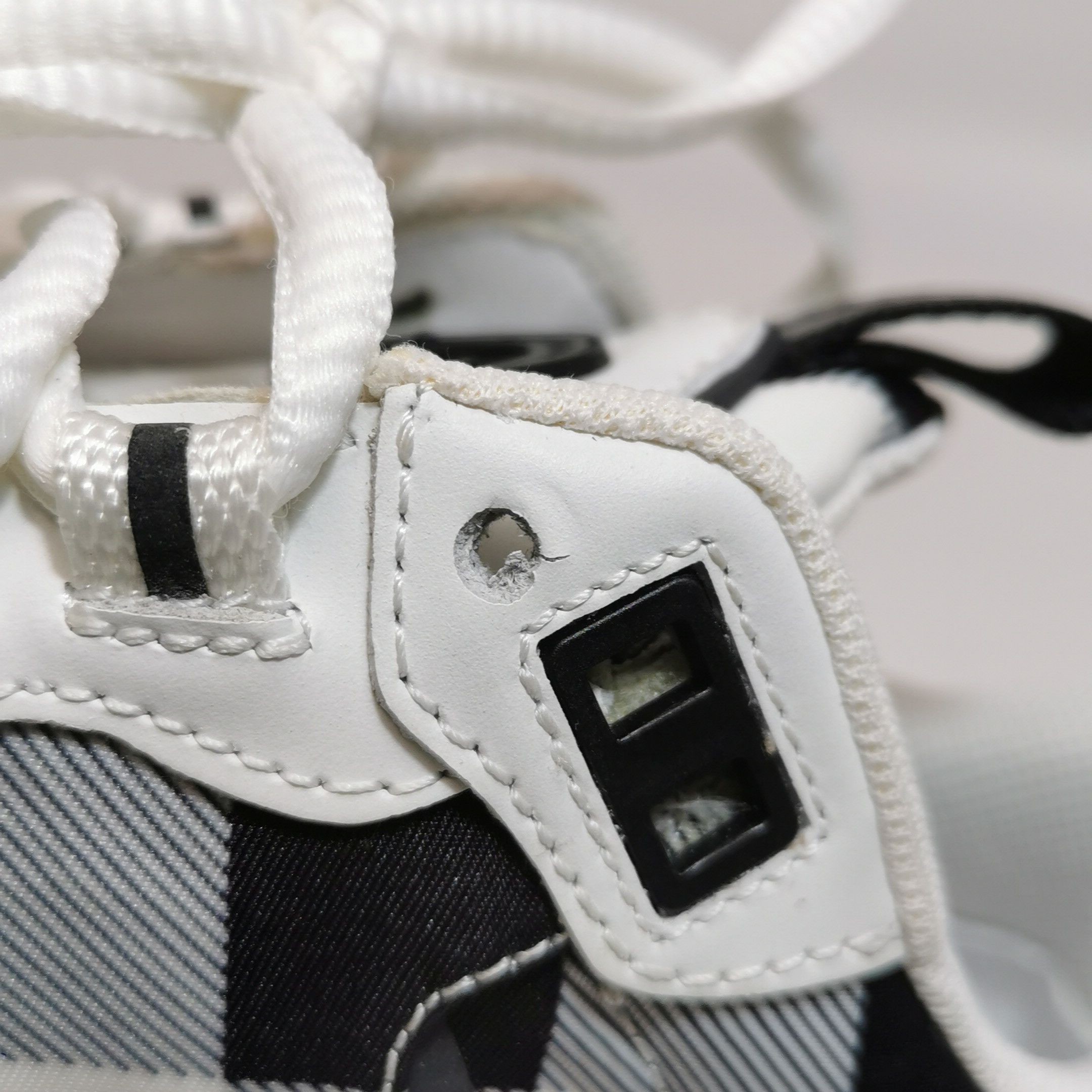 Burberry Burberry Women 5 Lowtop Sneakers Size US 5 / IT 35 - 15 Thumbnail